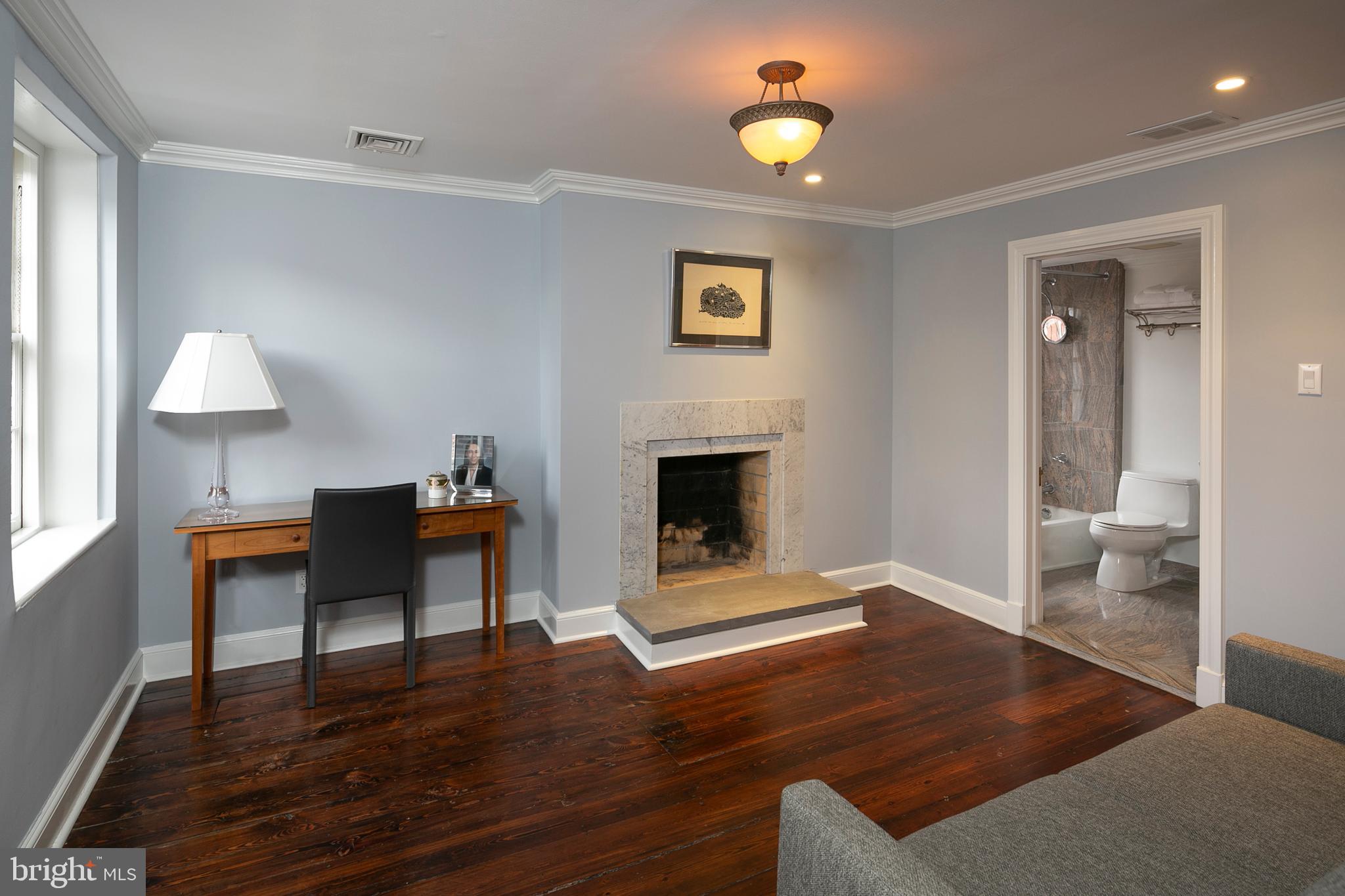 SOCIETY HILL - Residential