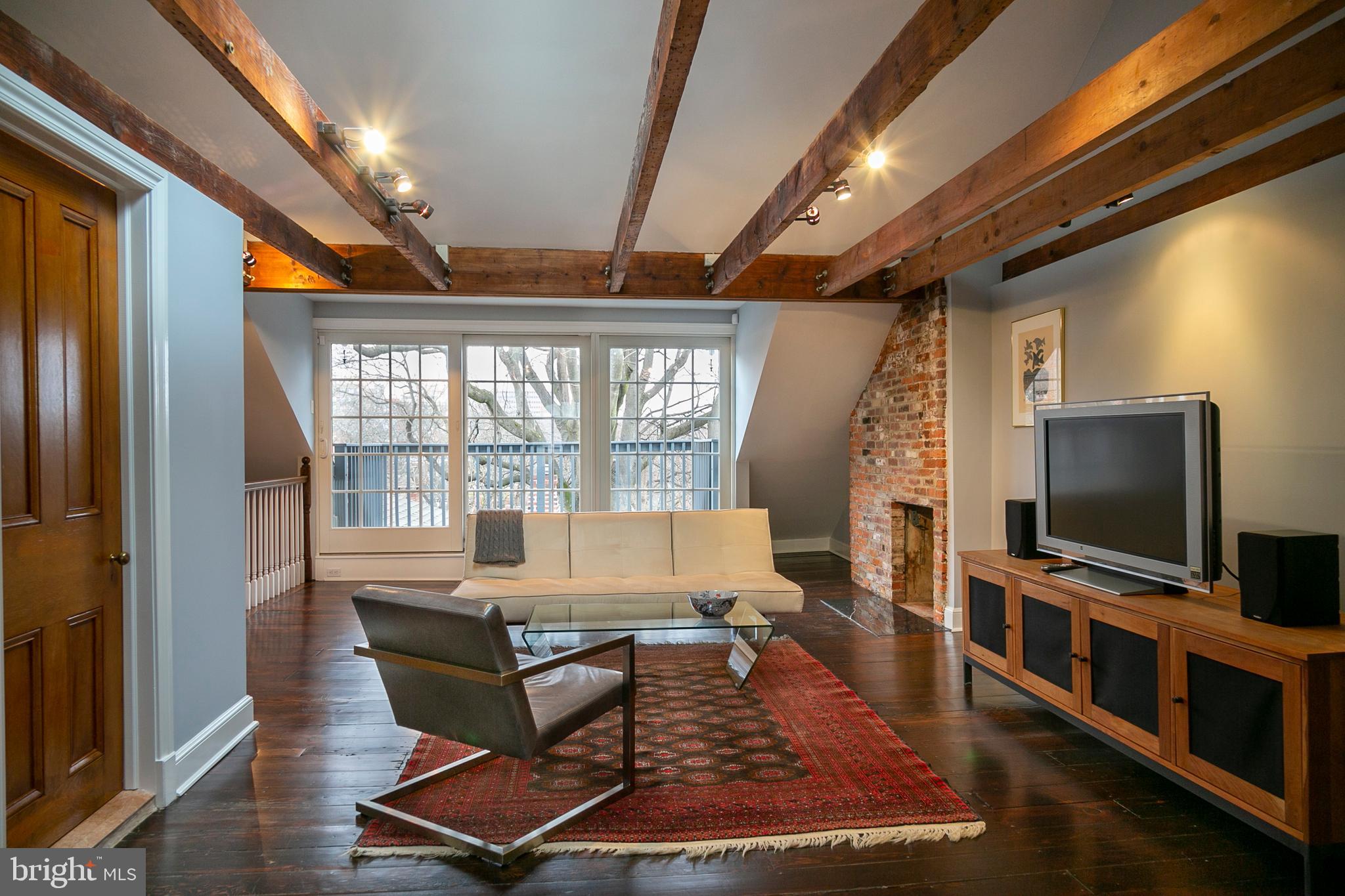 SOCIETY HILL - Residential