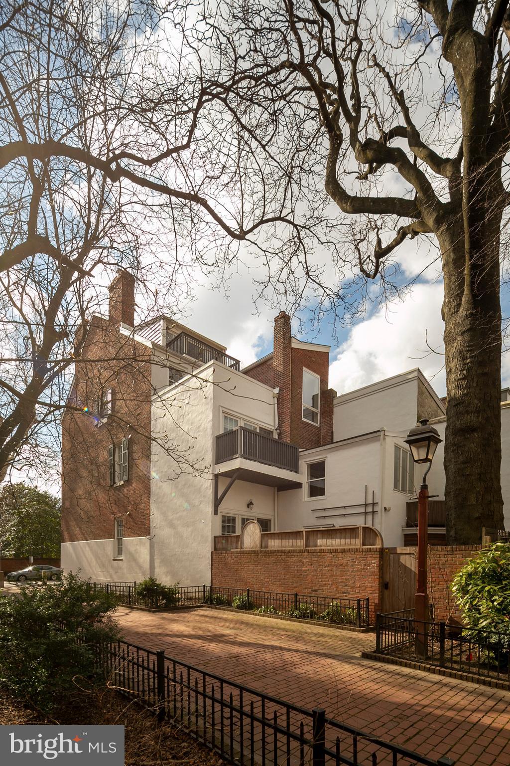 SOCIETY HILL - Residential