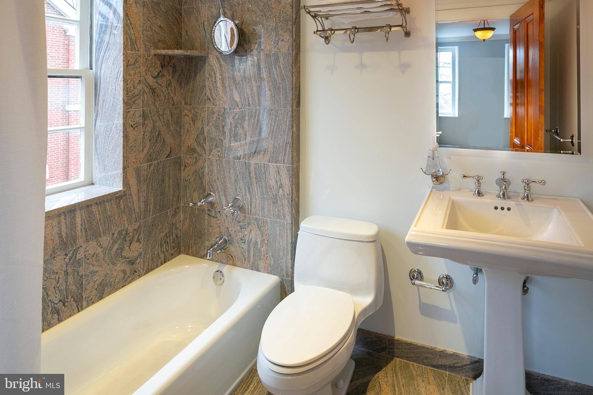 SOCIETY HILL - Residential