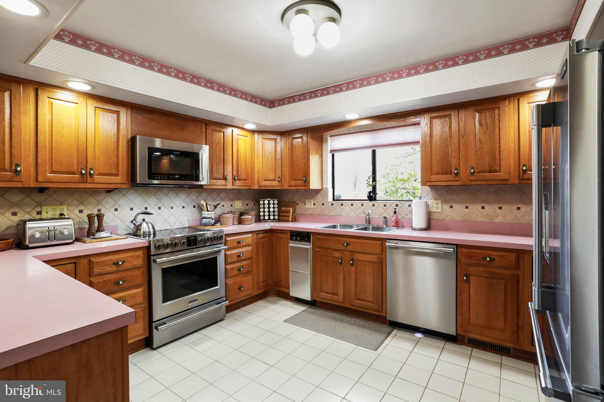 SKYLAND ESTATES - Residential