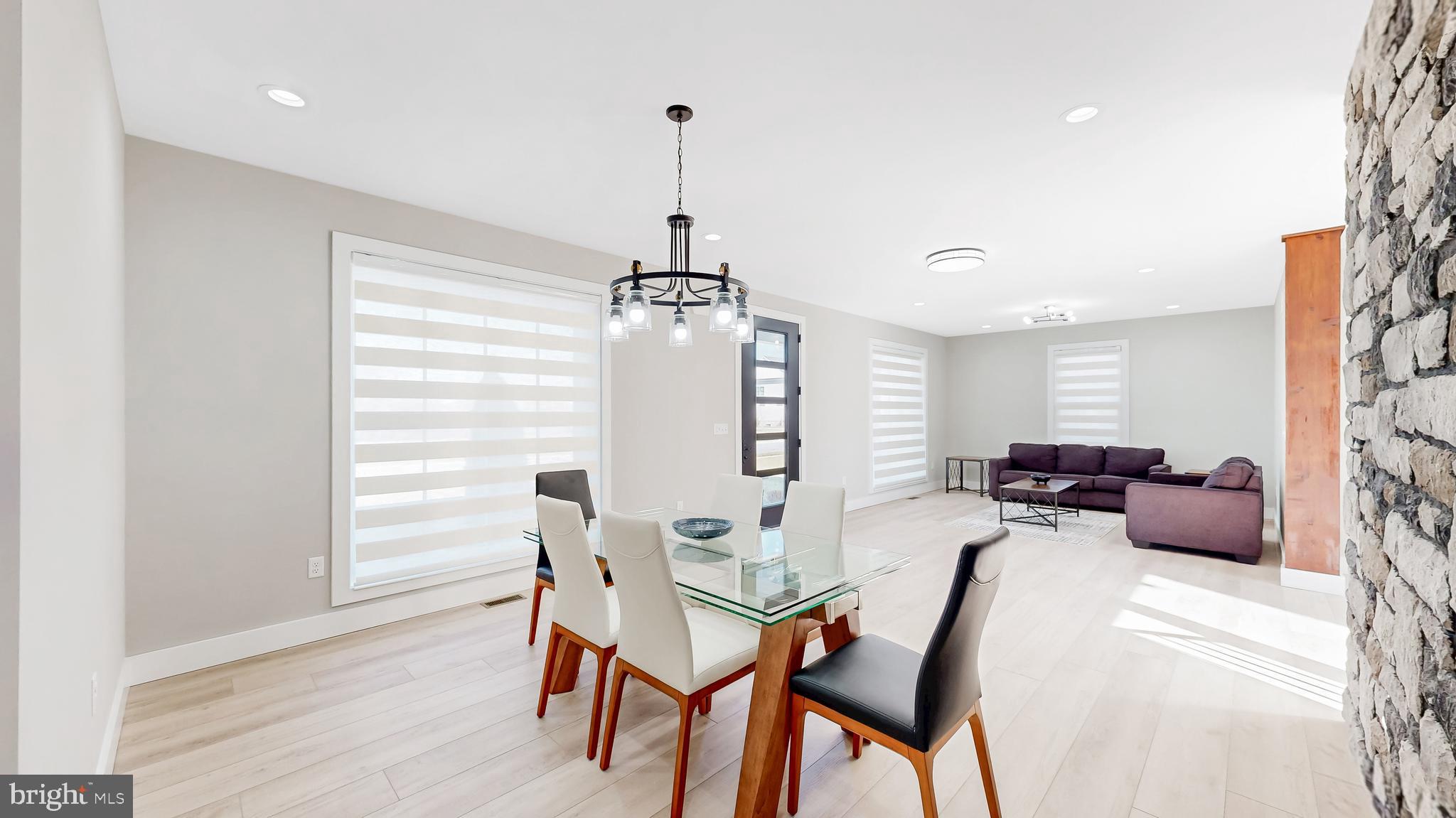 SHOWFIELD - Residential