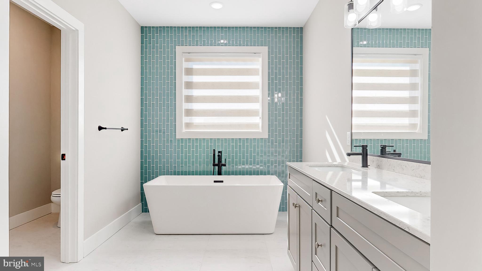 SHOWFIELD - Residential