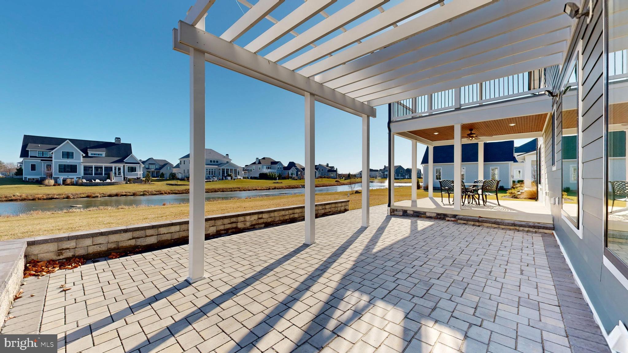 SHOWFIELD - Residential