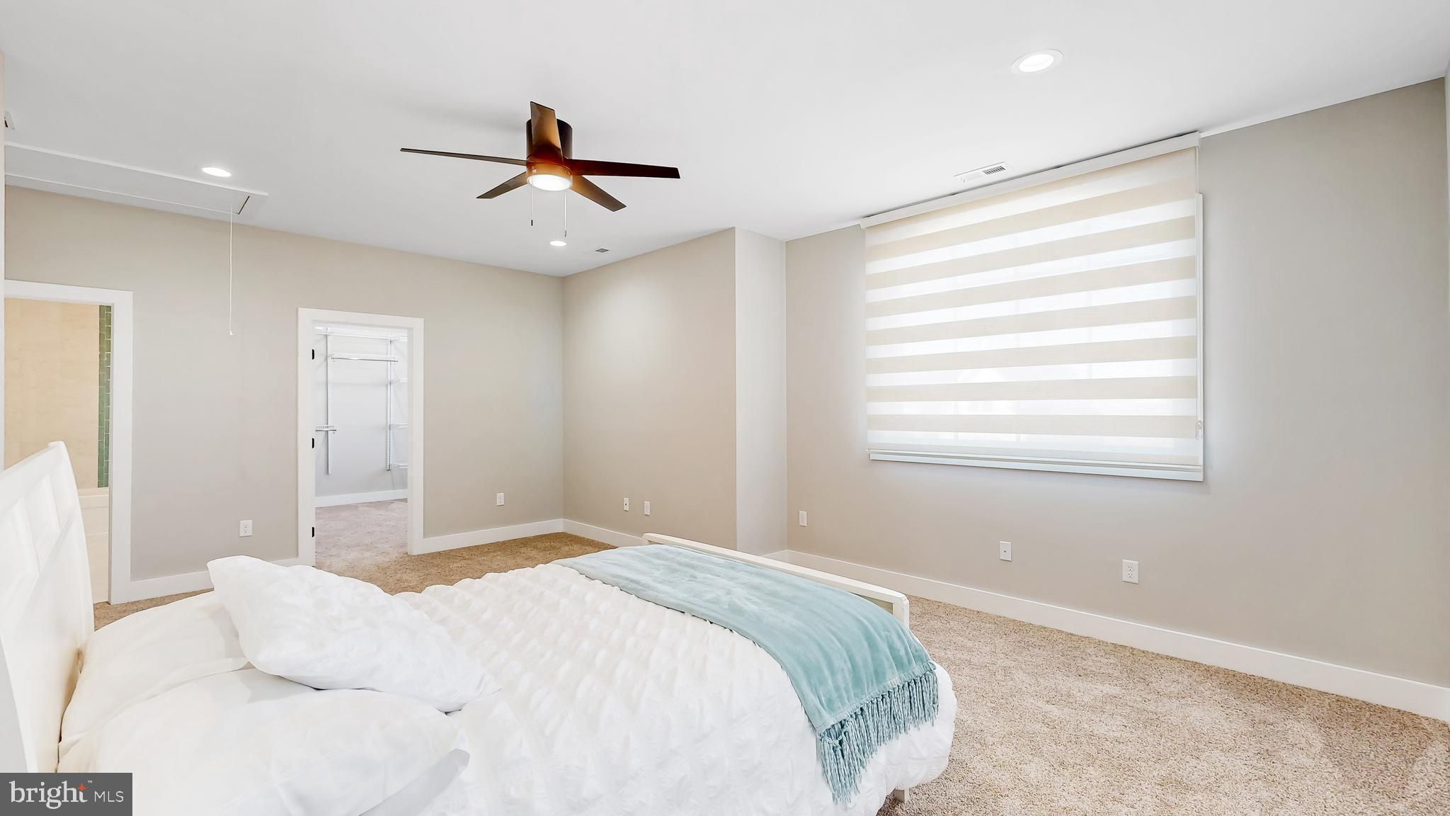 SHOWFIELD - Residential