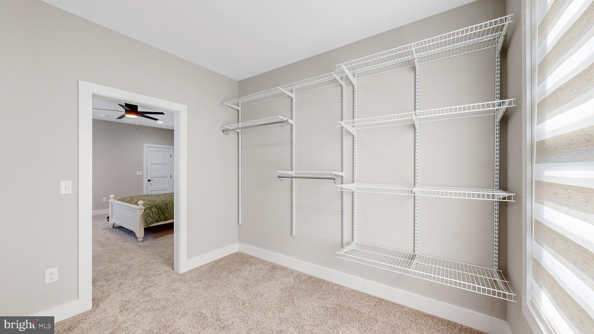 SHOWFIELD - Residential