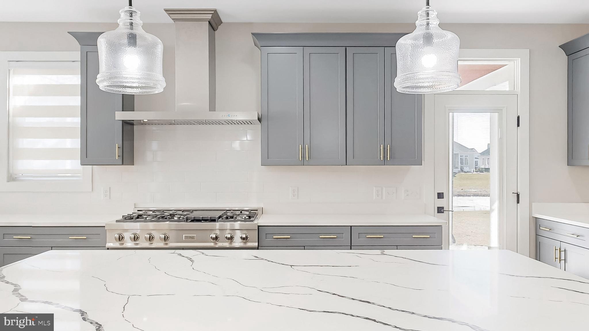 SHOWFIELD - Residential