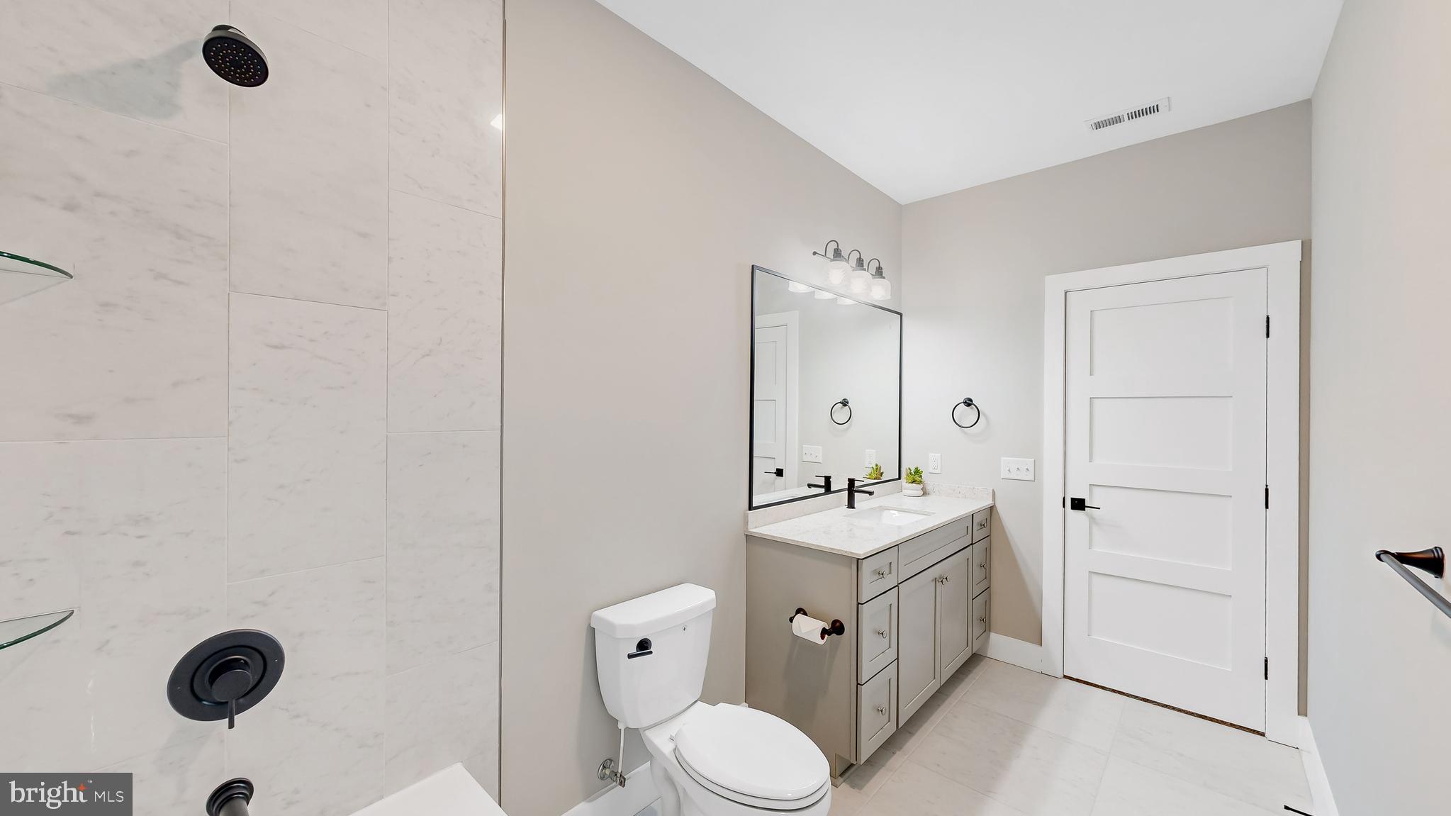 SHOWFIELD - Residential