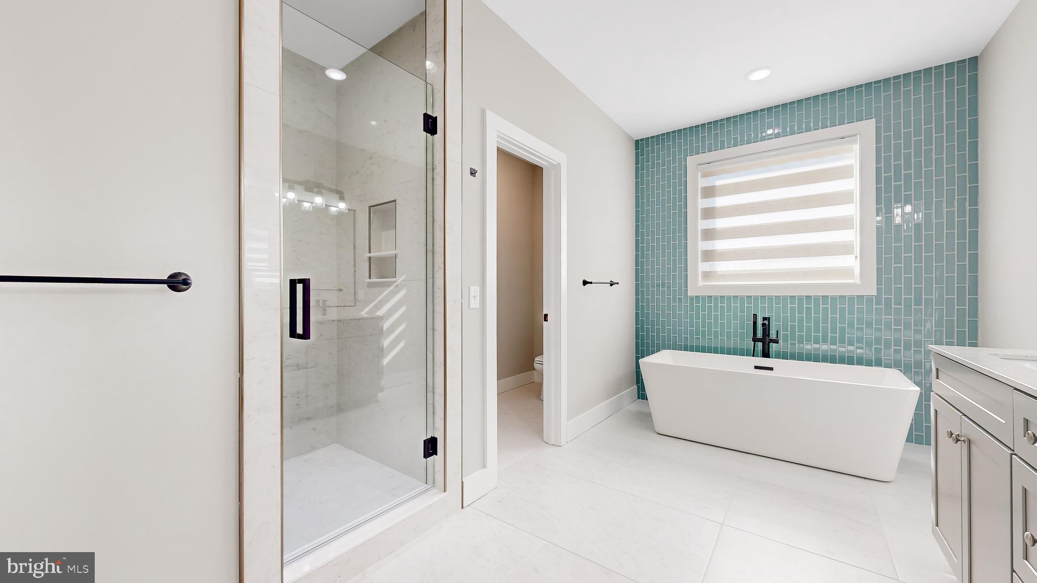 SHOWFIELD - Residential