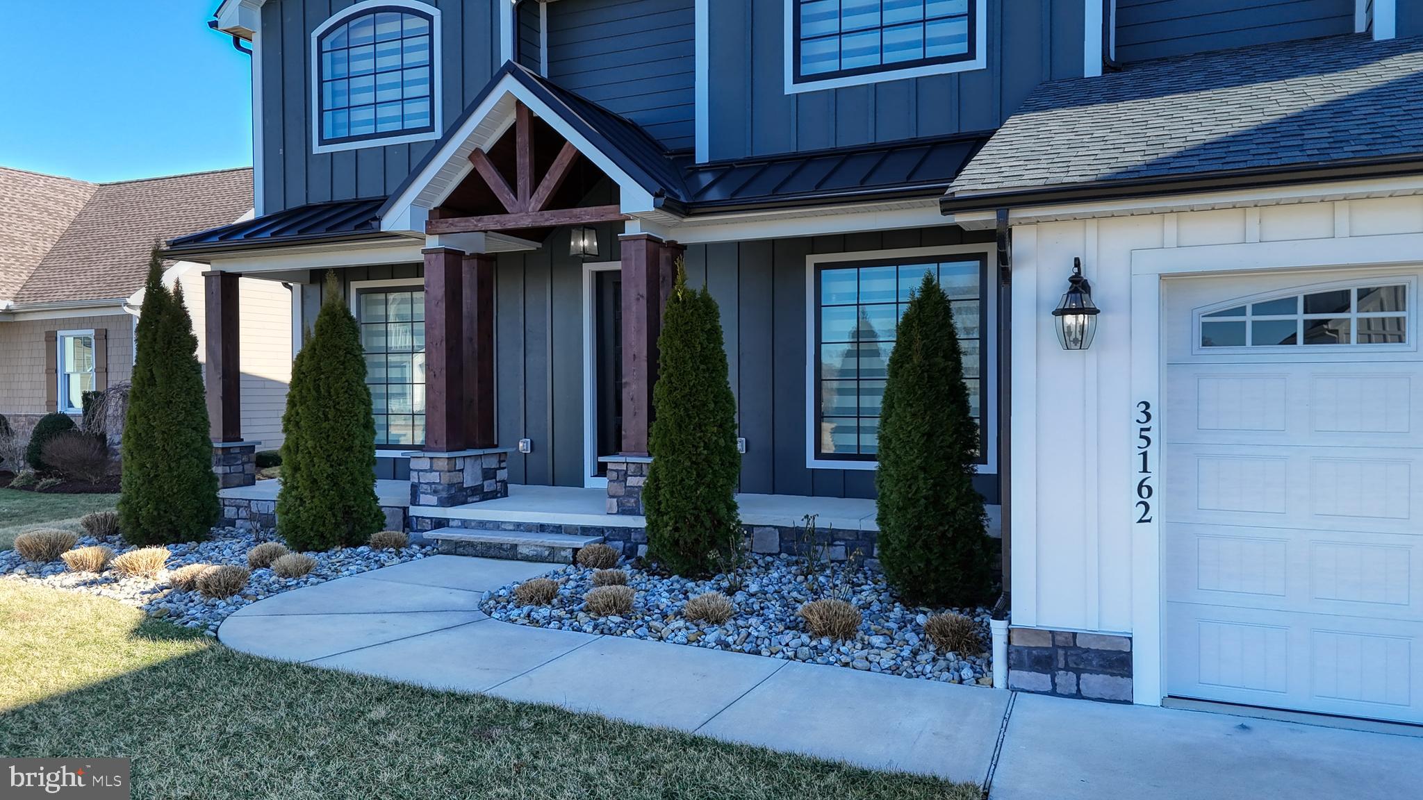 SHOWFIELD - Residential