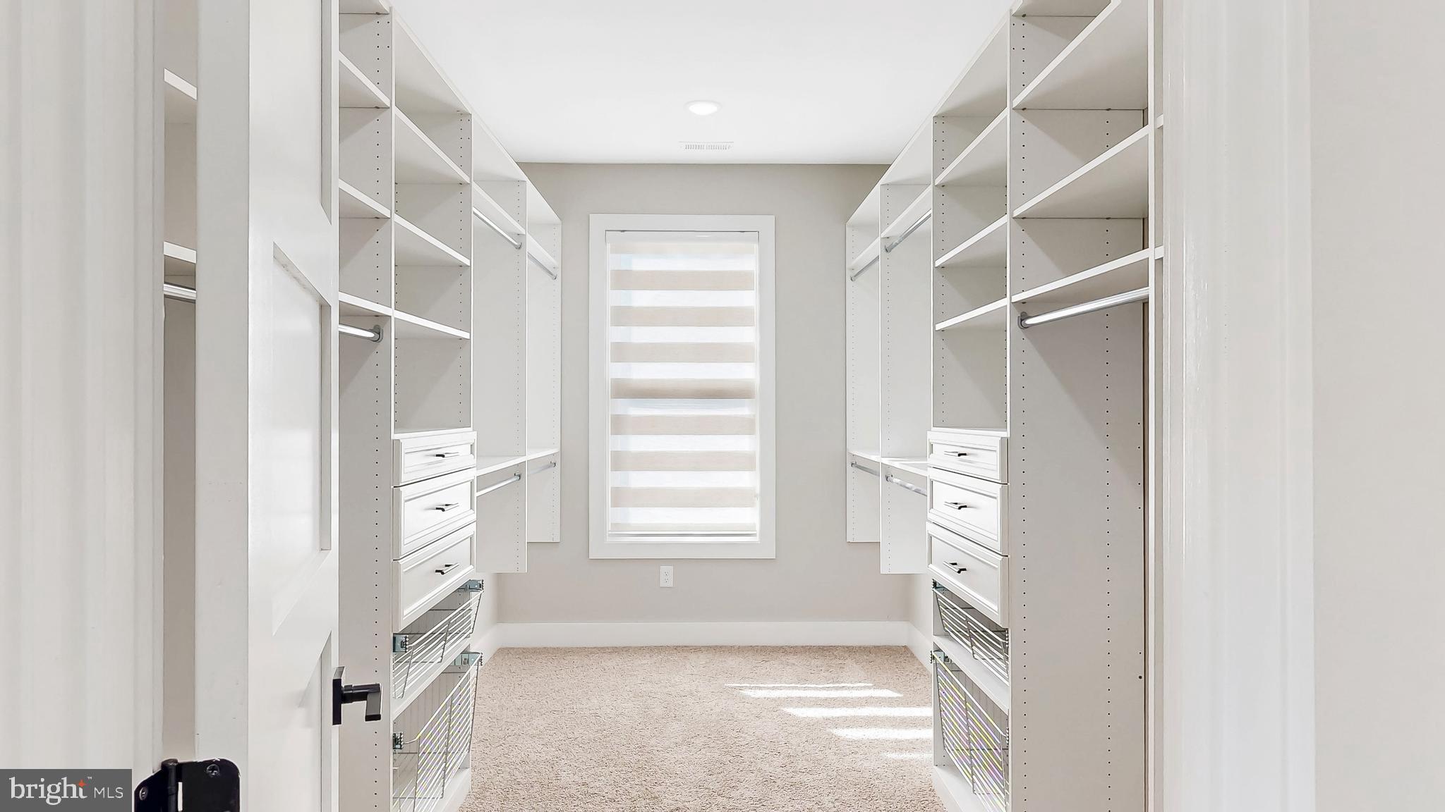 SHOWFIELD - Residential