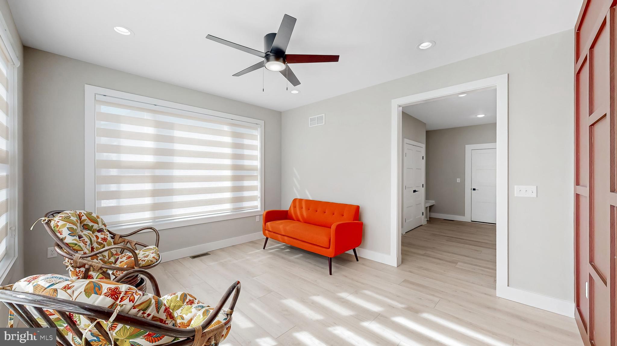 SHOWFIELD - Residential