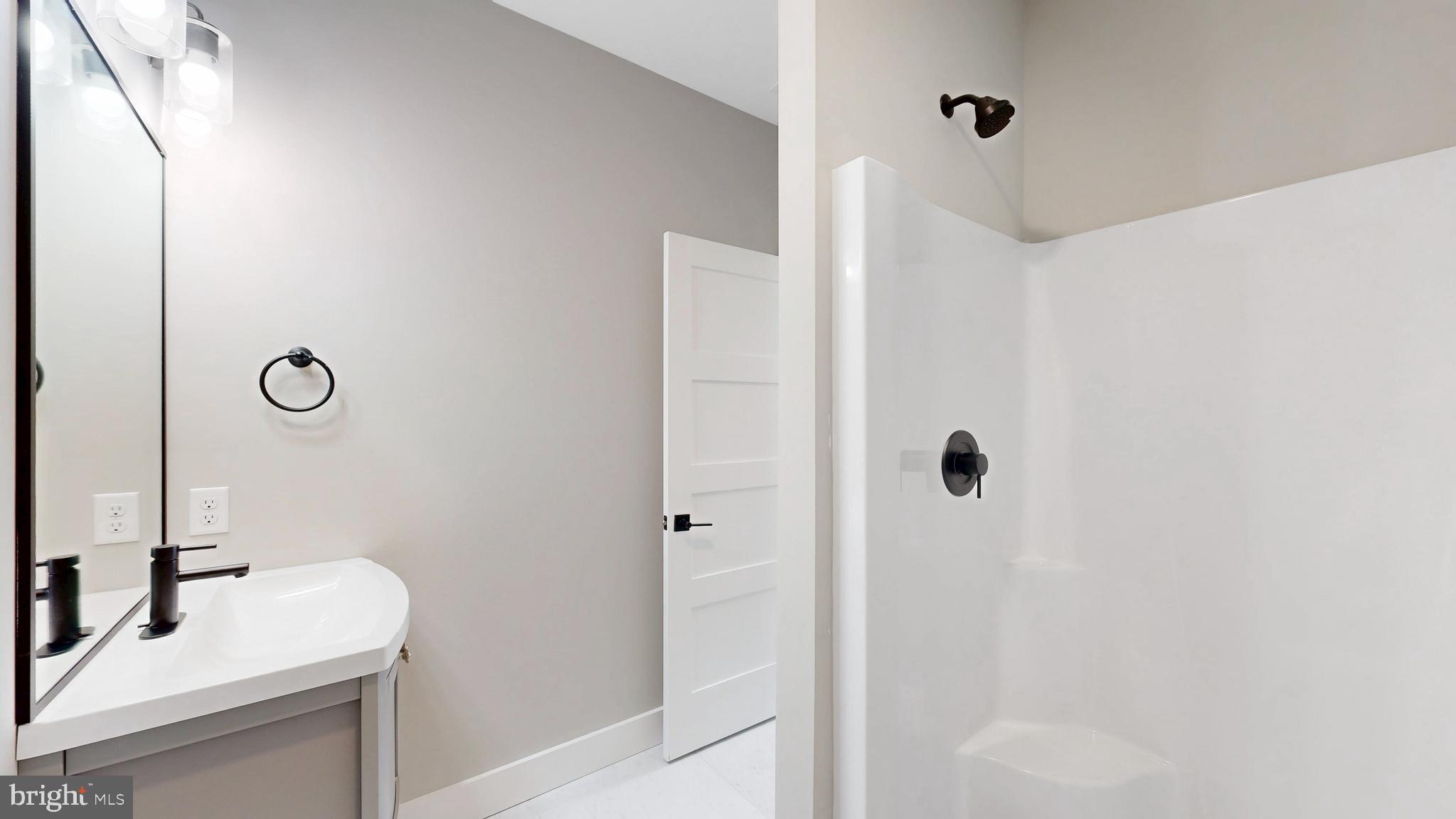 SHOWFIELD - Residential