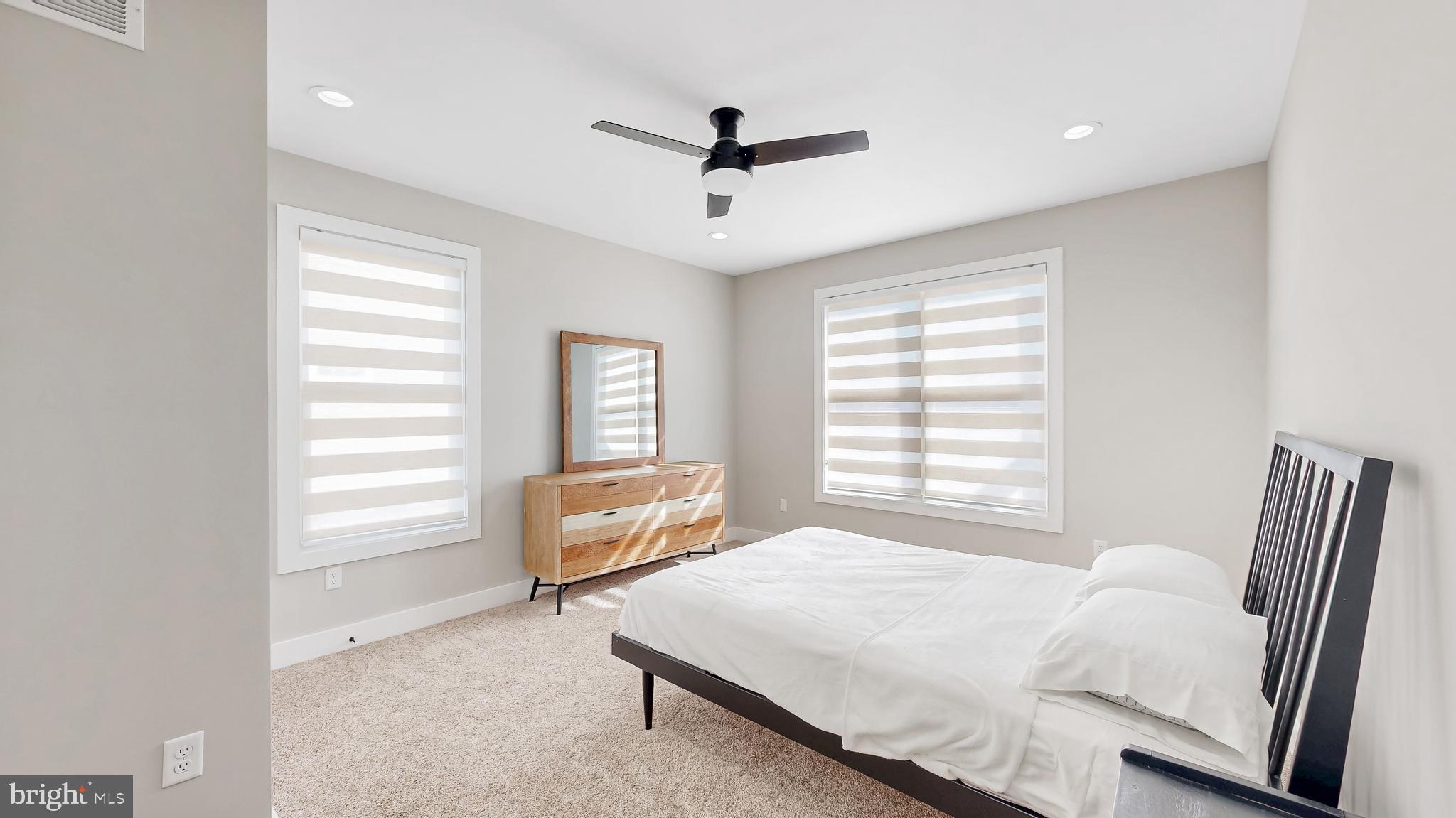 SHOWFIELD - Residential