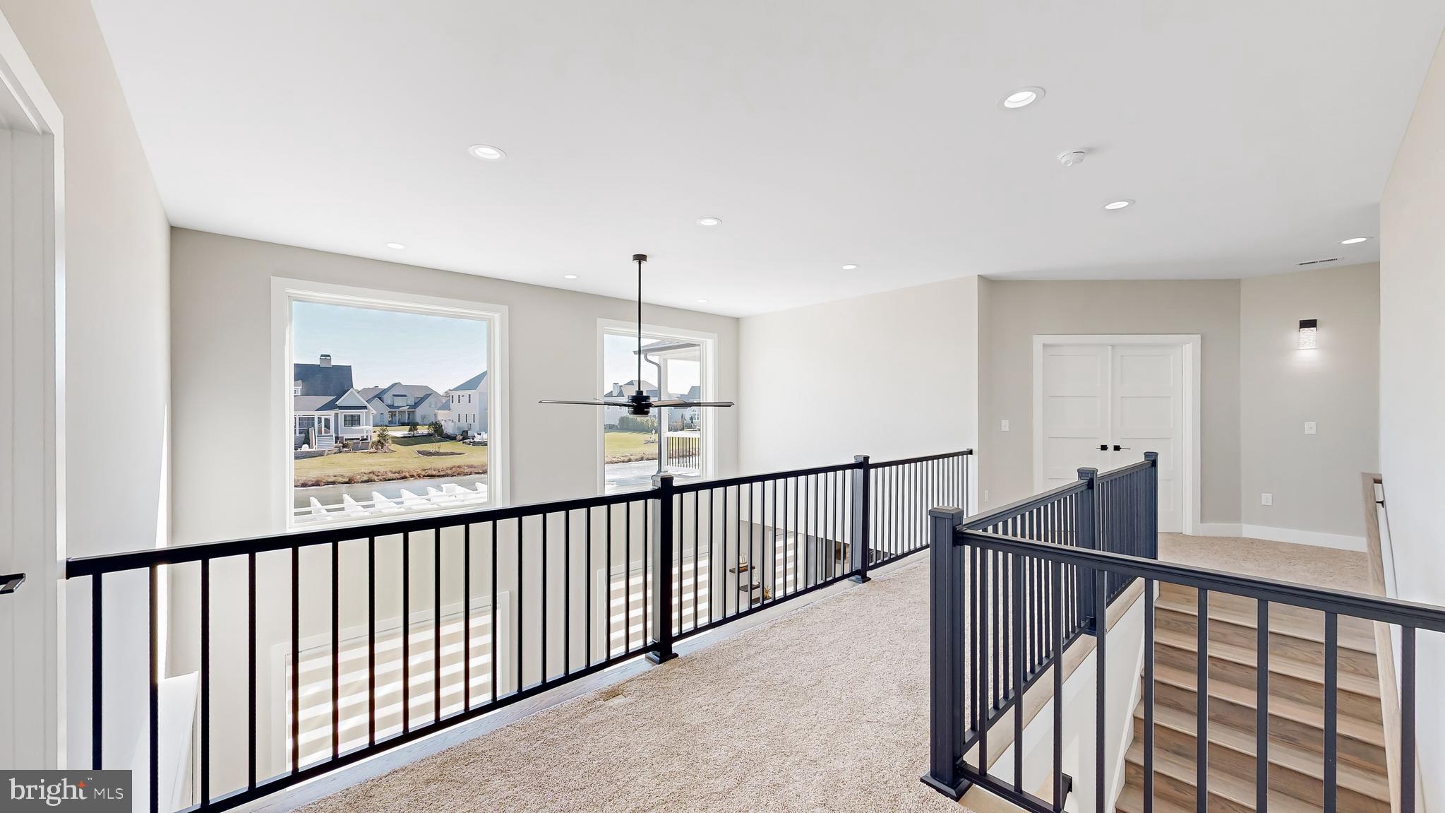 SHOWFIELD - Residential