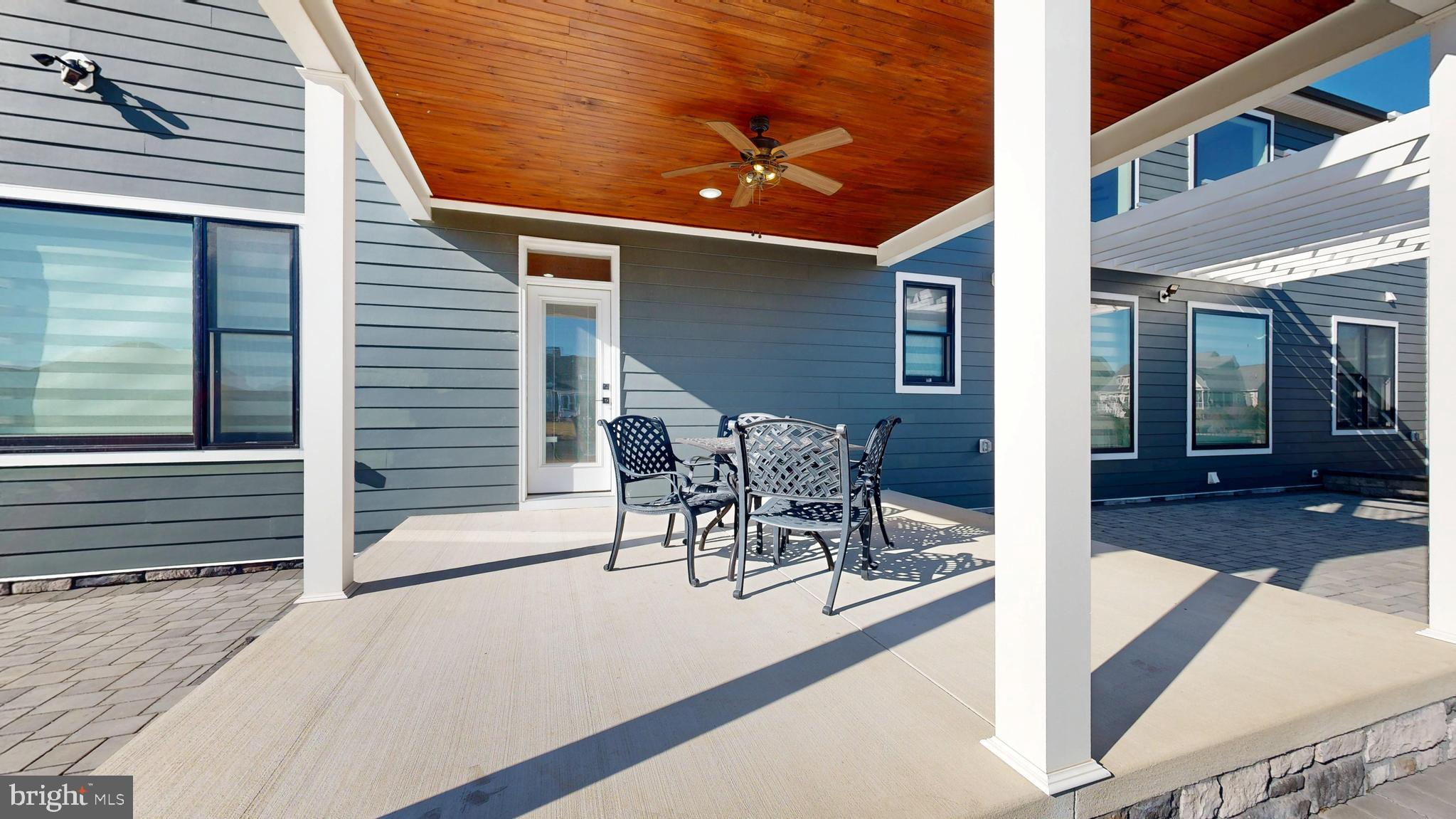 SHOWFIELD - Residential