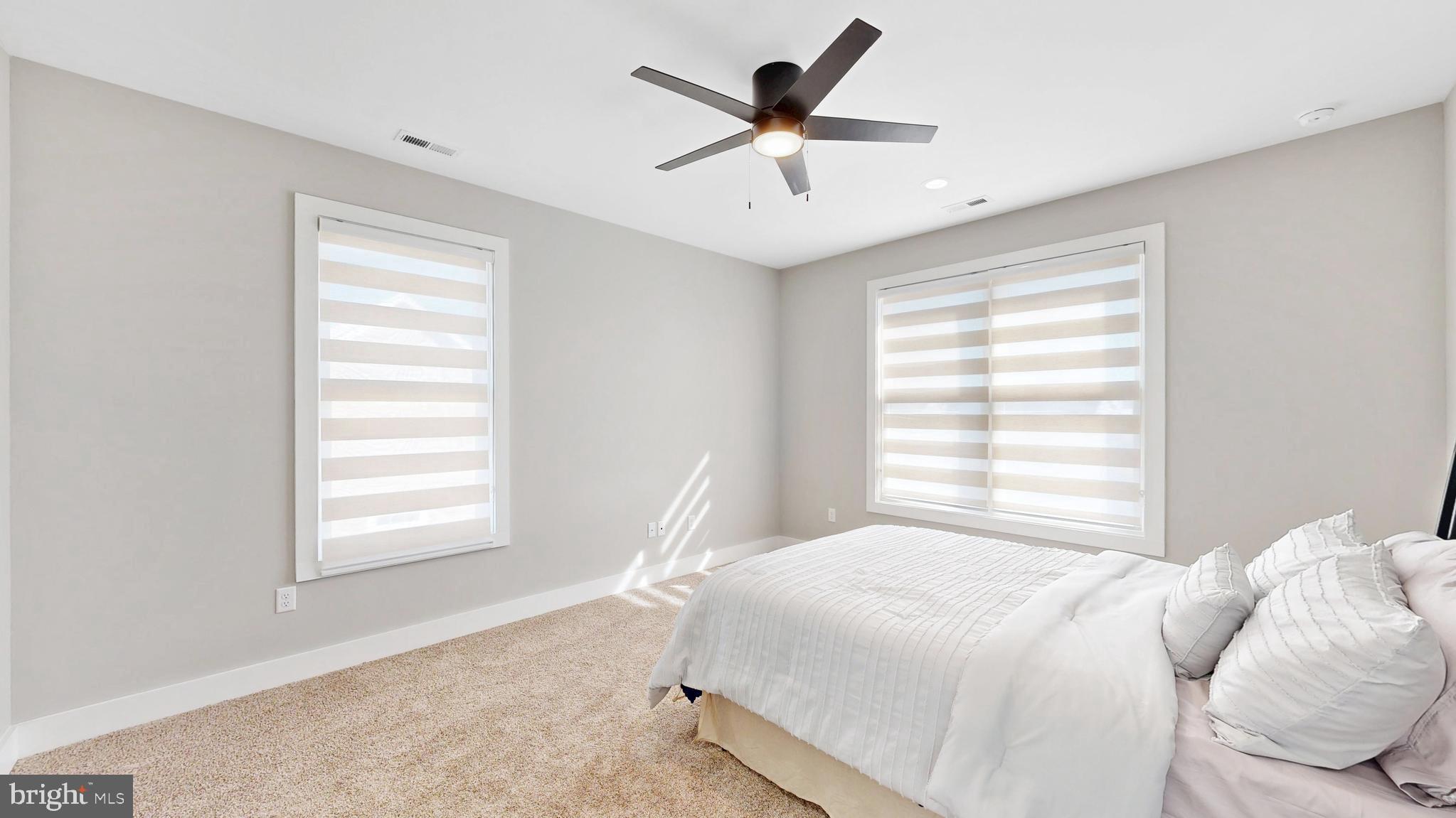 SHOWFIELD - Residential