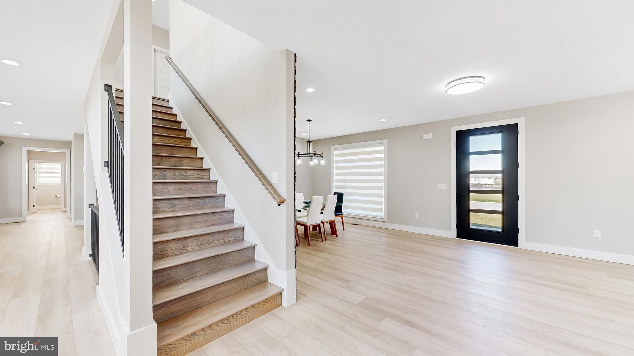 SHOWFIELD - Residential