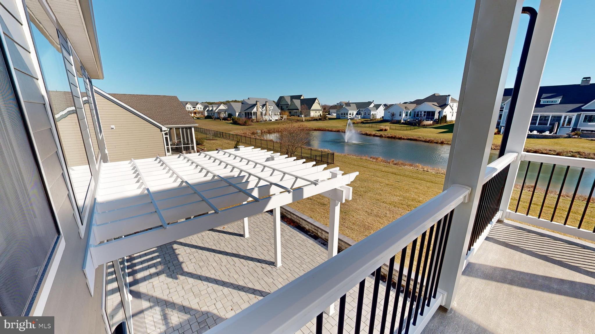 SHOWFIELD - Residential