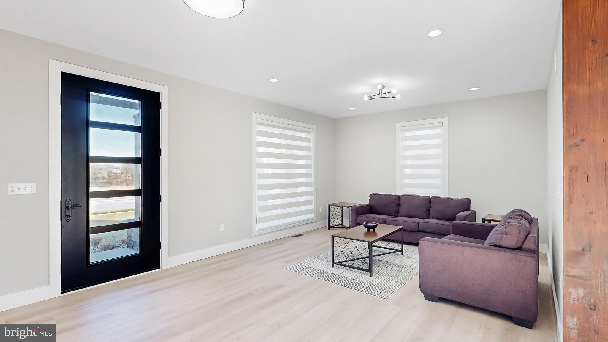 SHOWFIELD - Residential