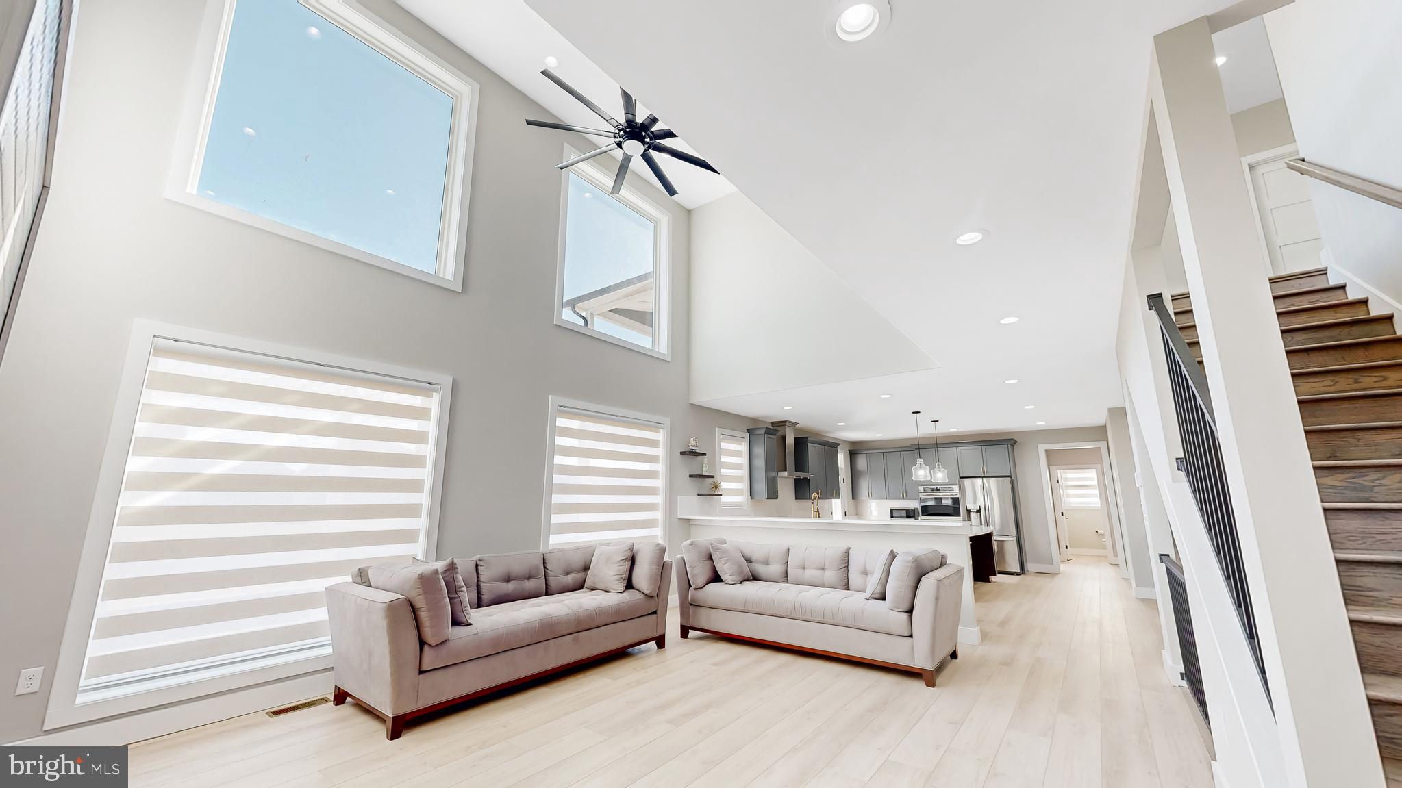 SHOWFIELD - Residential