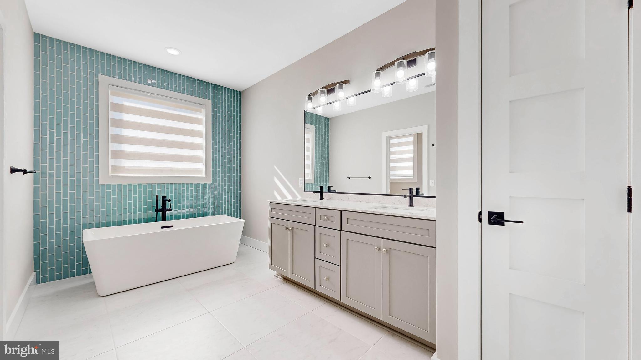 SHOWFIELD - Residential