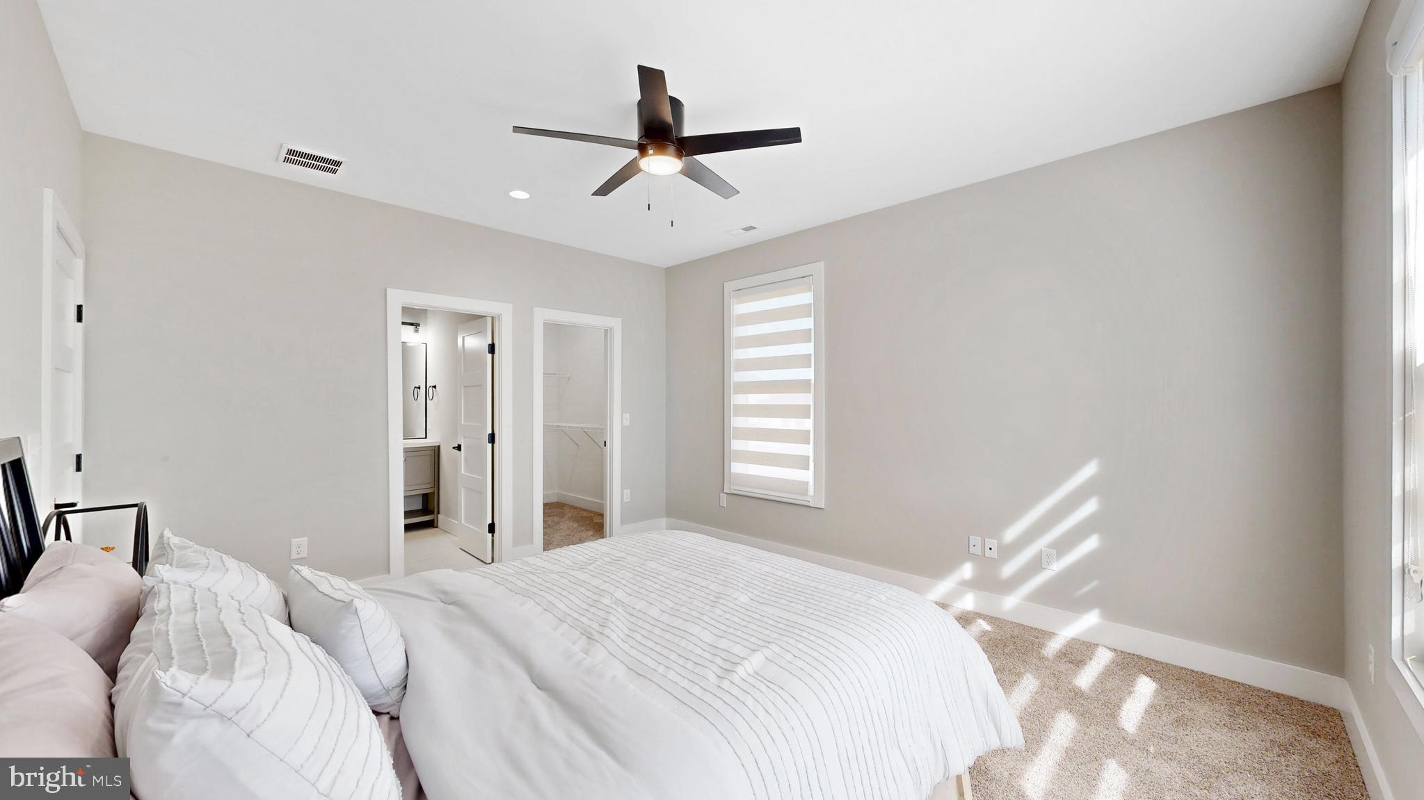 SHOWFIELD - Residential