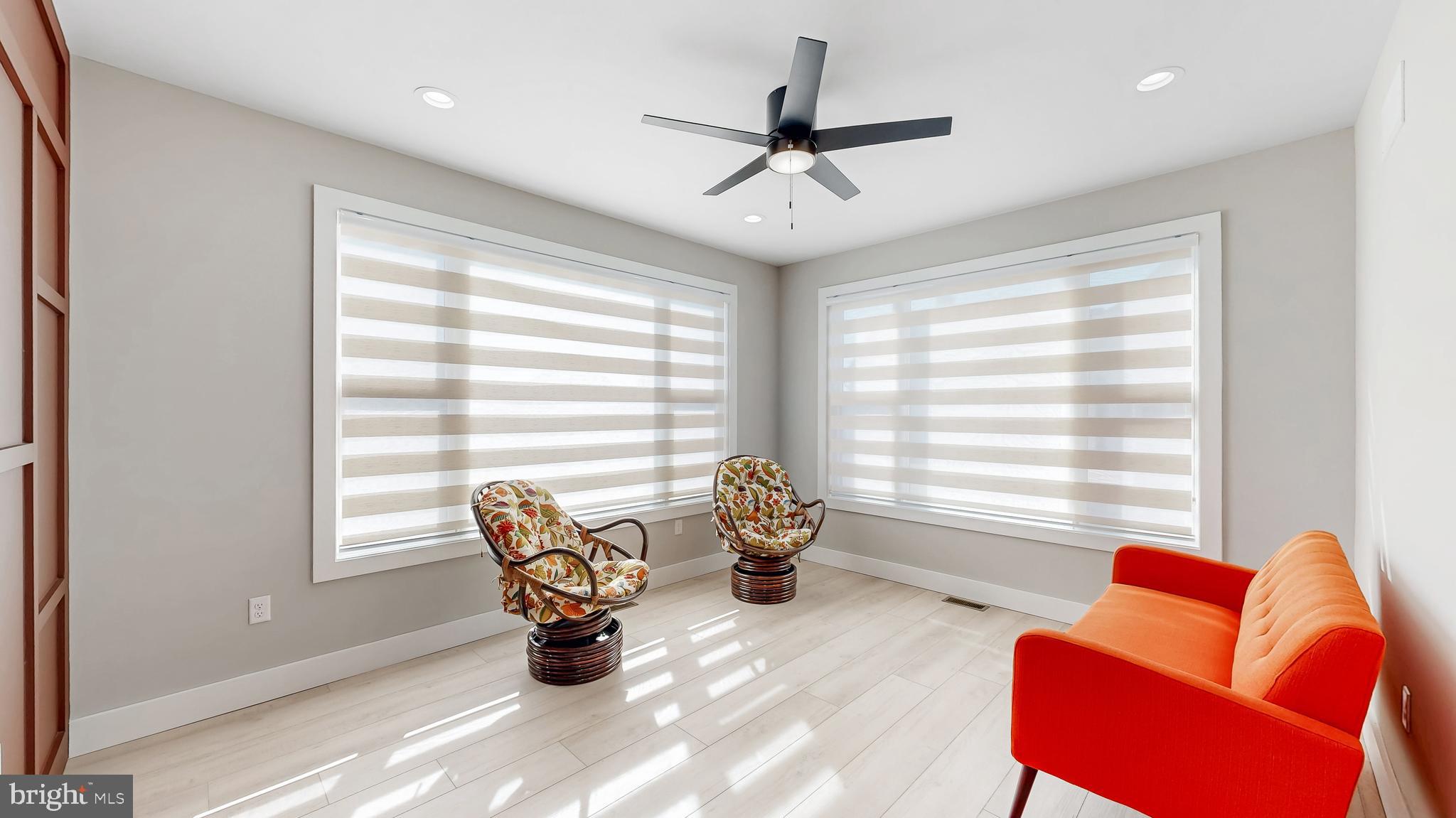 SHOWFIELD - Residential