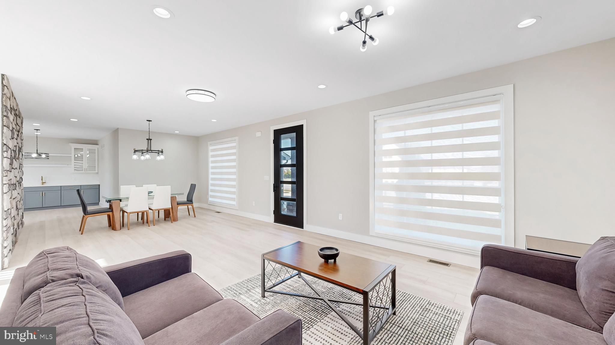 SHOWFIELD - Residential