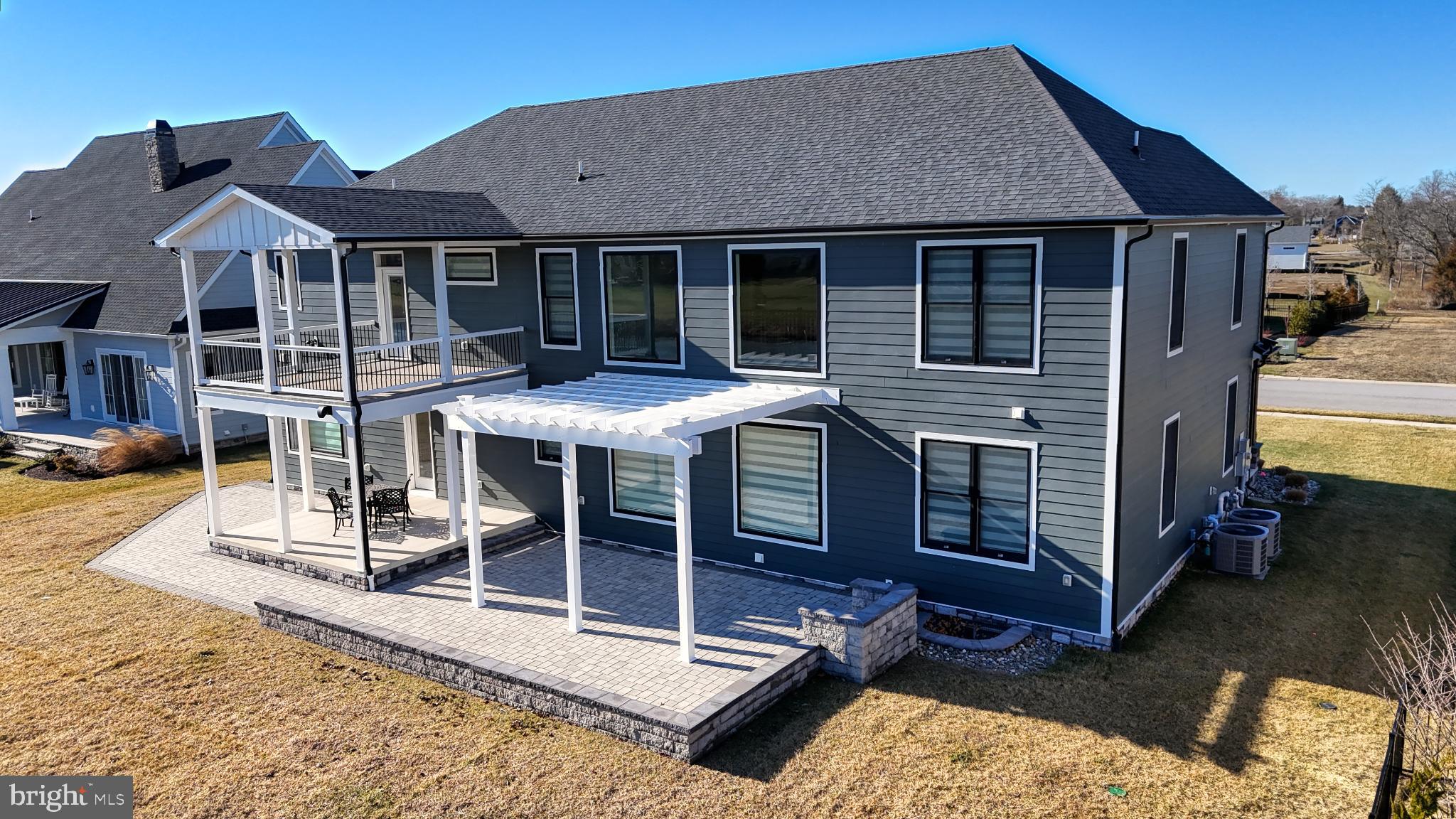 SHOWFIELD - Residential