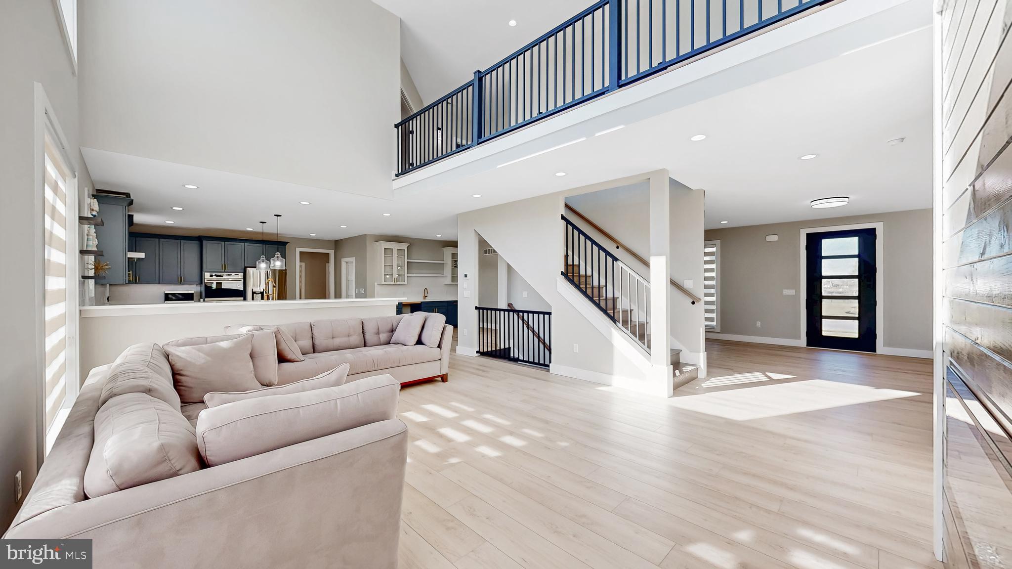 SHOWFIELD - Residential