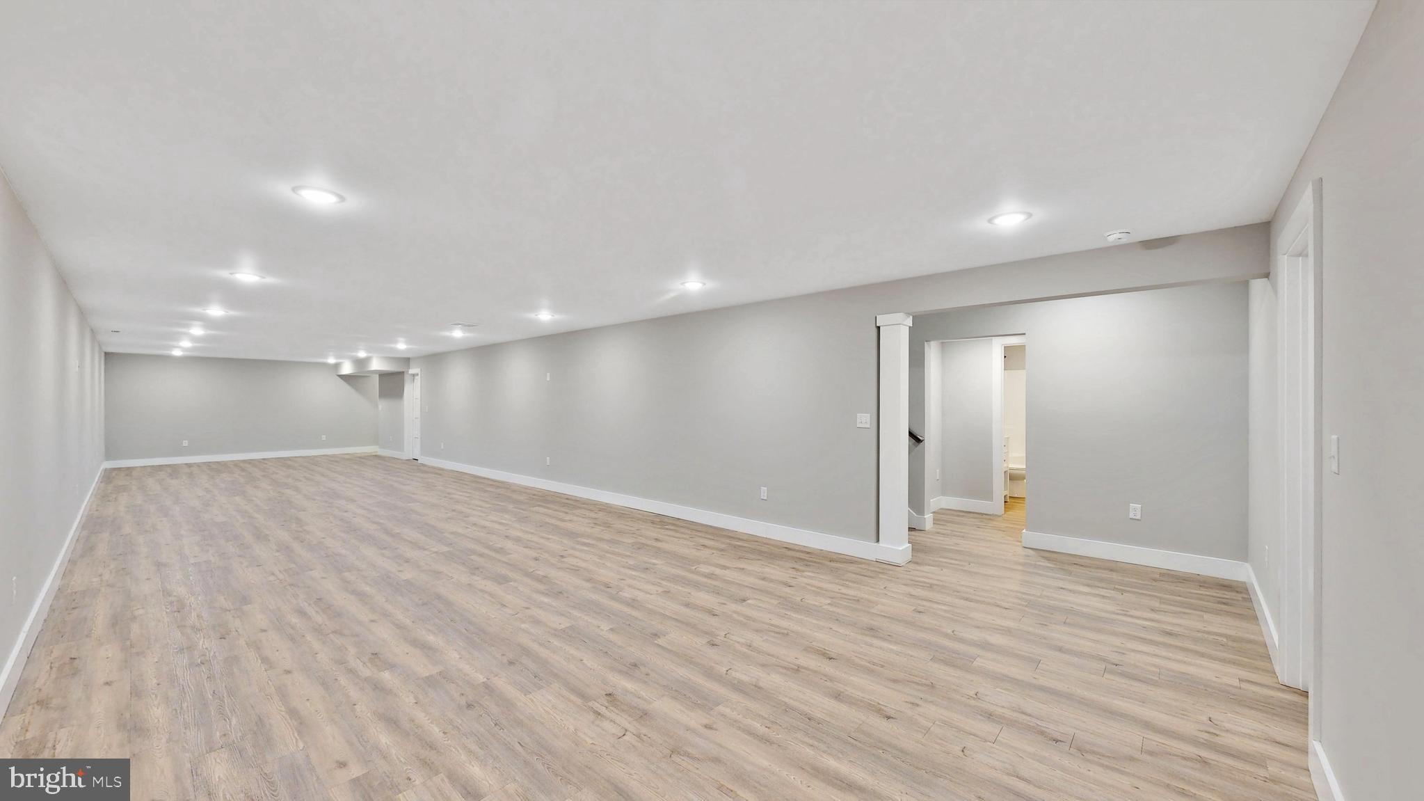 SHOWFIELD - Residential