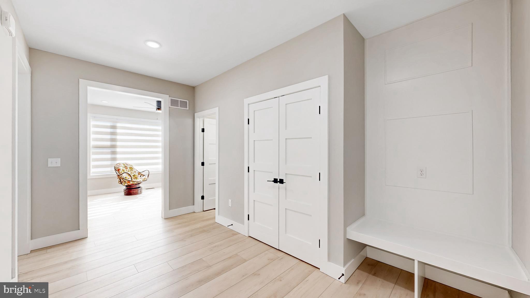 SHOWFIELD - Residential