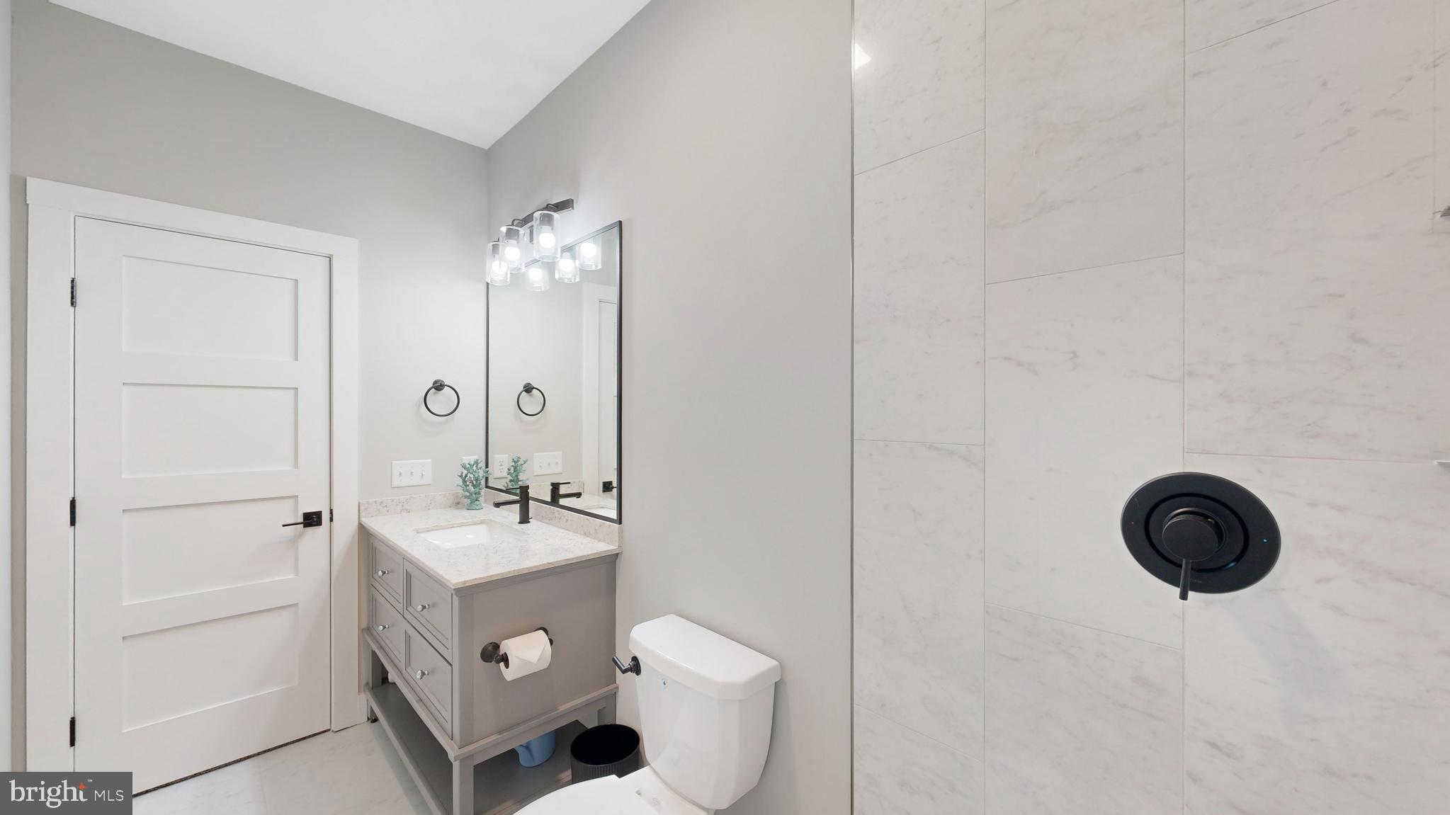 SHOWFIELD - Residential