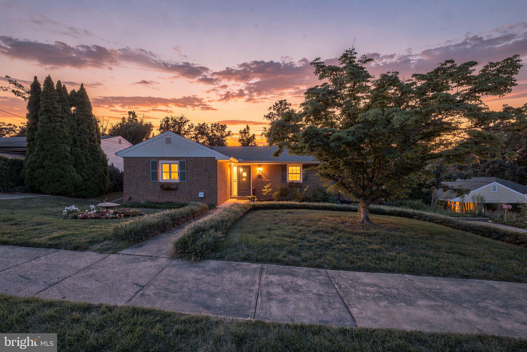 916 N OVERLOOK DRIVE