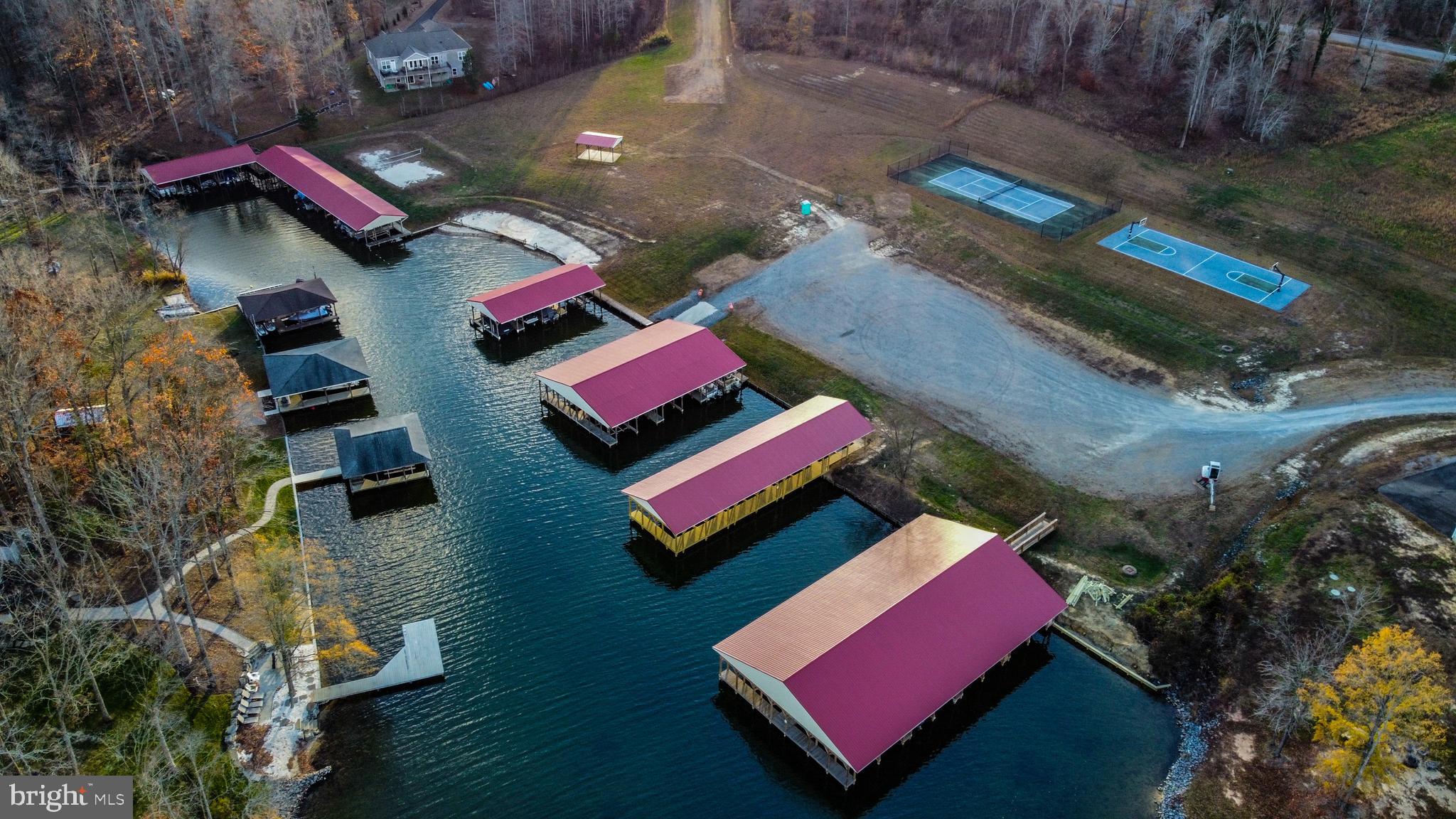 NOAHS LANDING - Residential