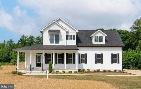 723 RAINBOW RIDGE BUMPASS VA 23024