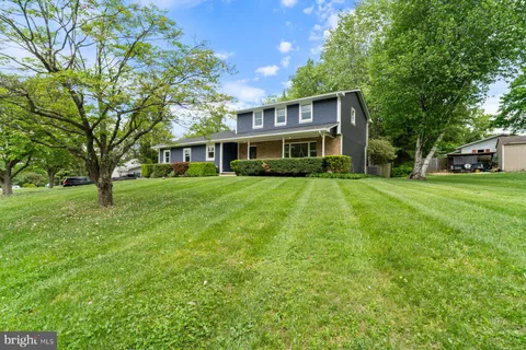 915 Lorraine Drive, Finksburg, MD MLS: MDCR2027022