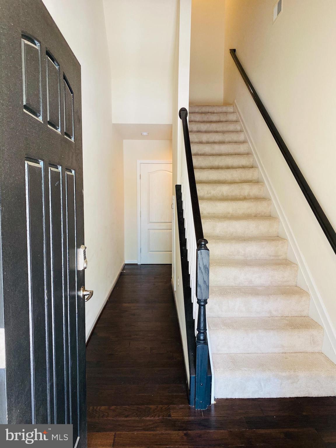 OXFORD SQUARE - Residential