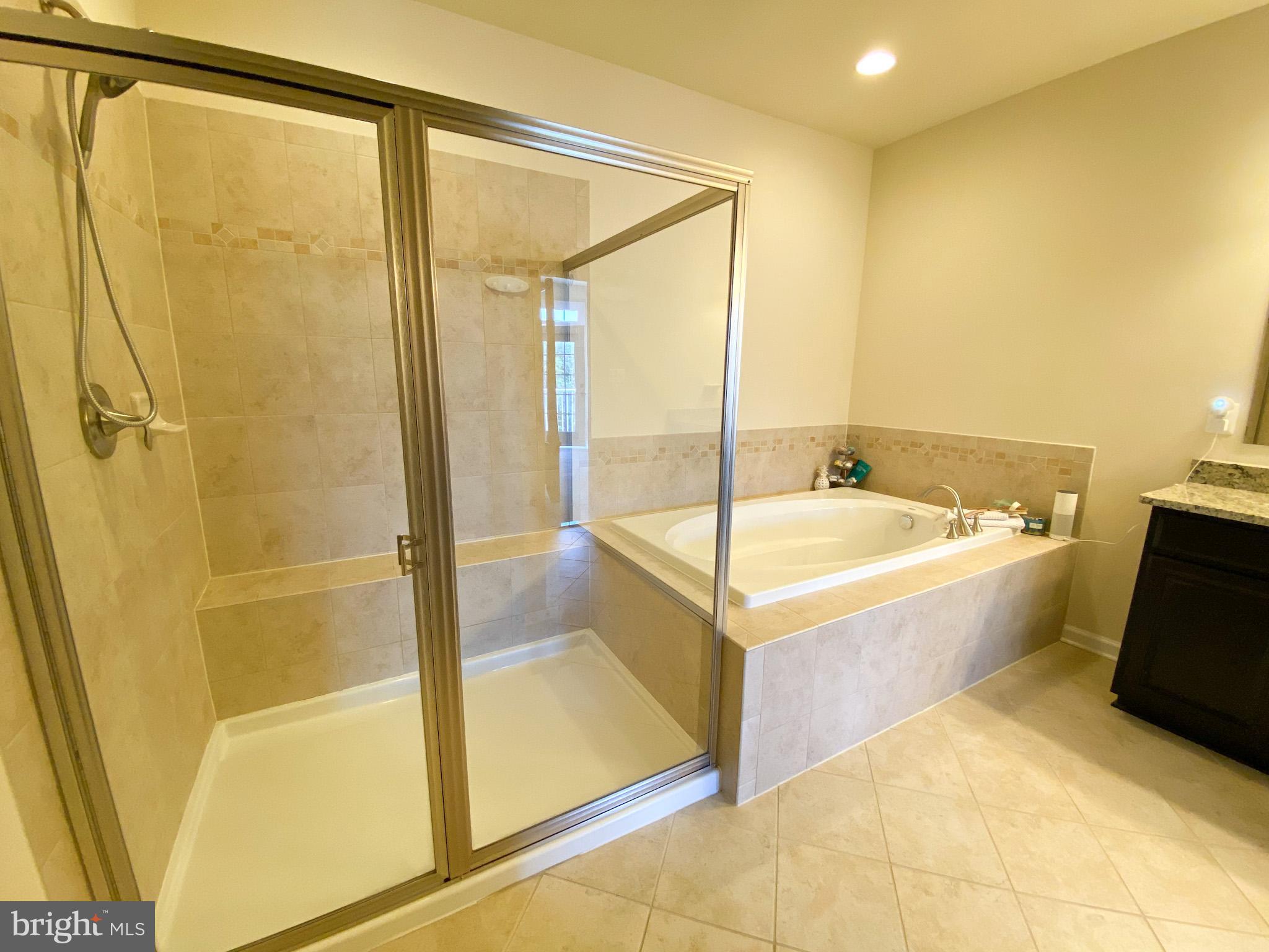 OXFORD SQUARE - Residential