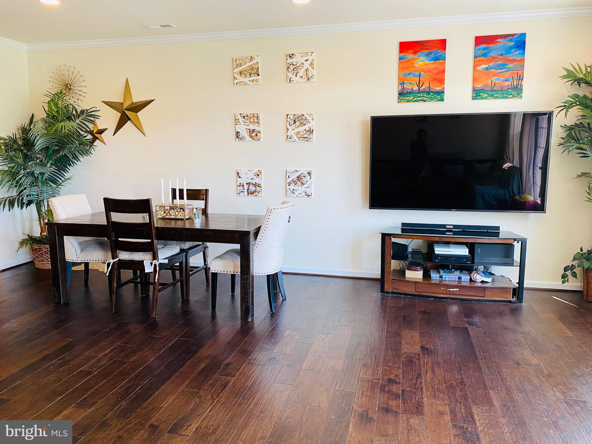 OXFORD SQUARE - Residential