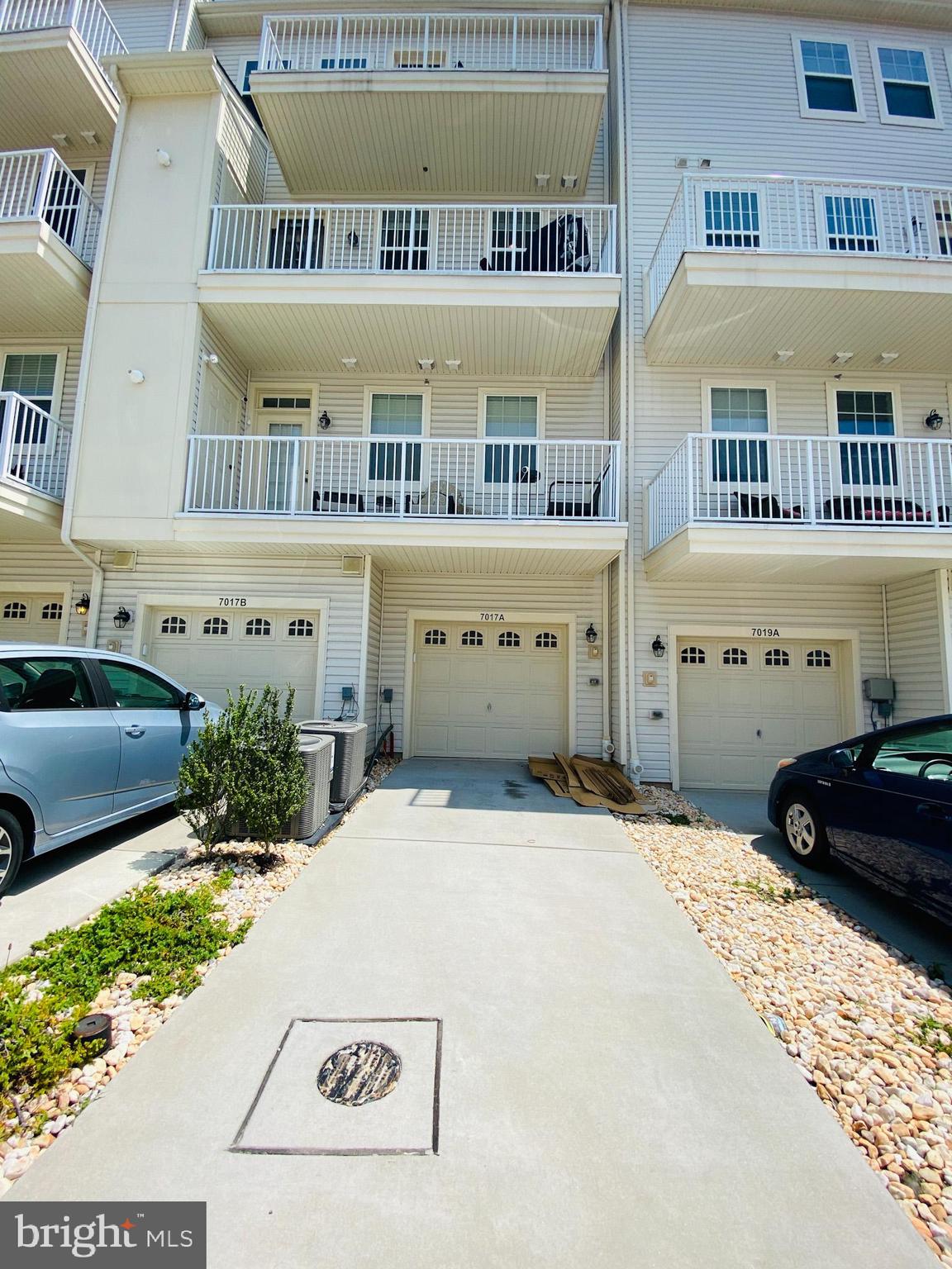 OXFORD SQUARE - Residential