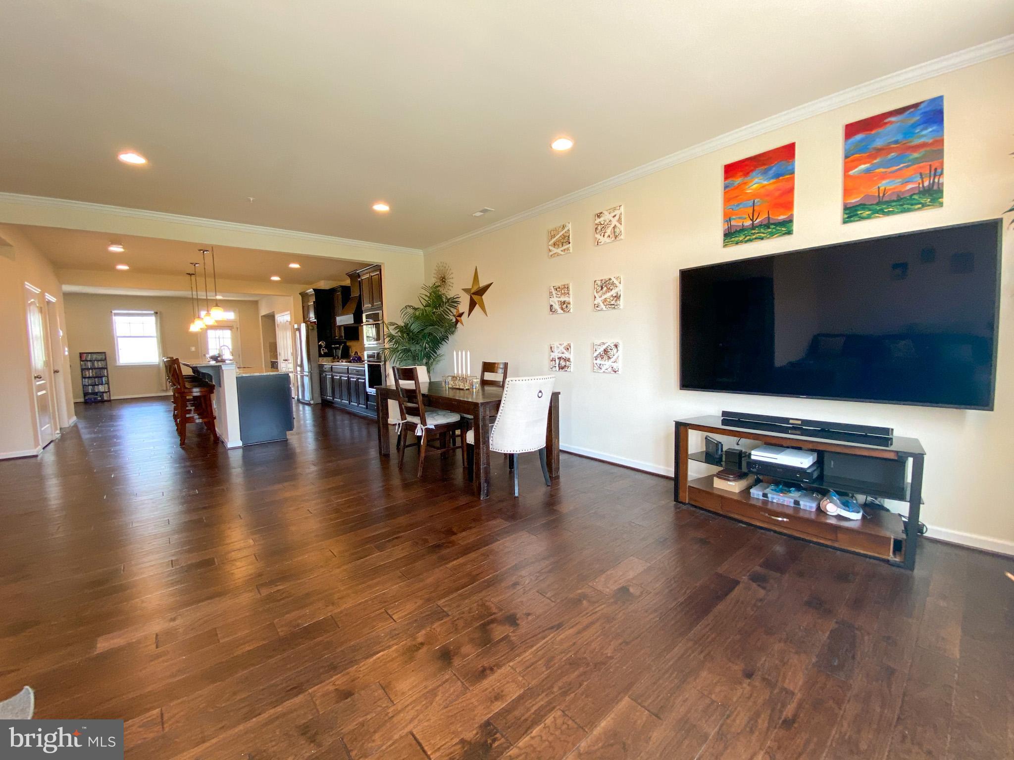 OXFORD SQUARE - Residential