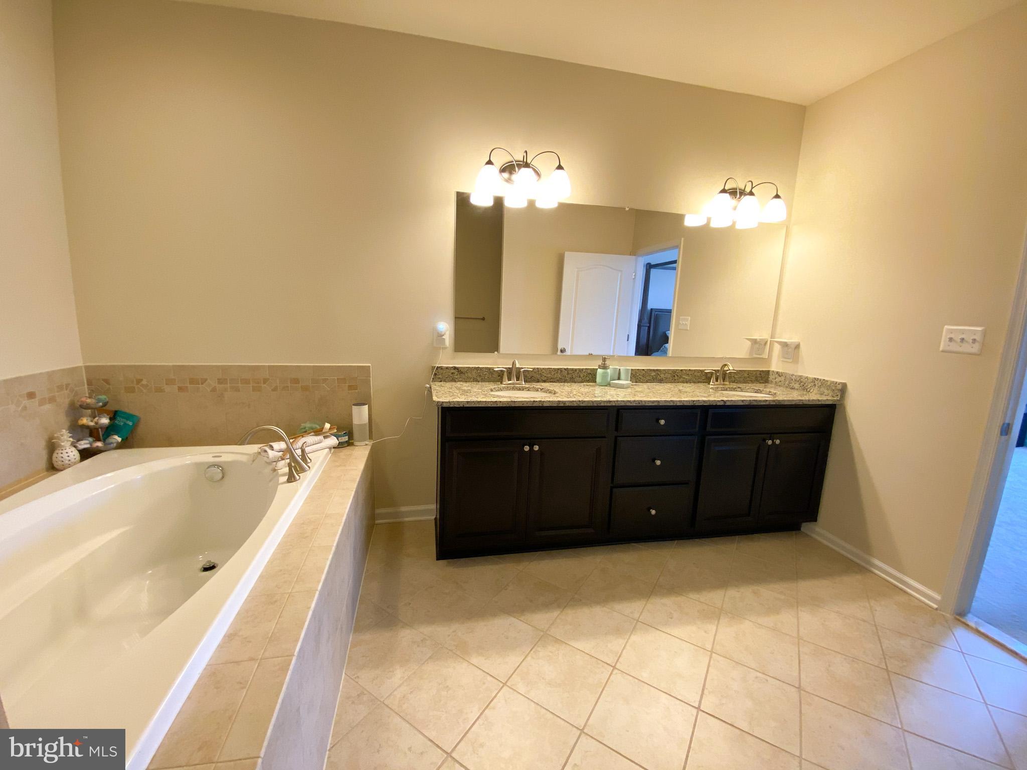 OXFORD SQUARE - Residential