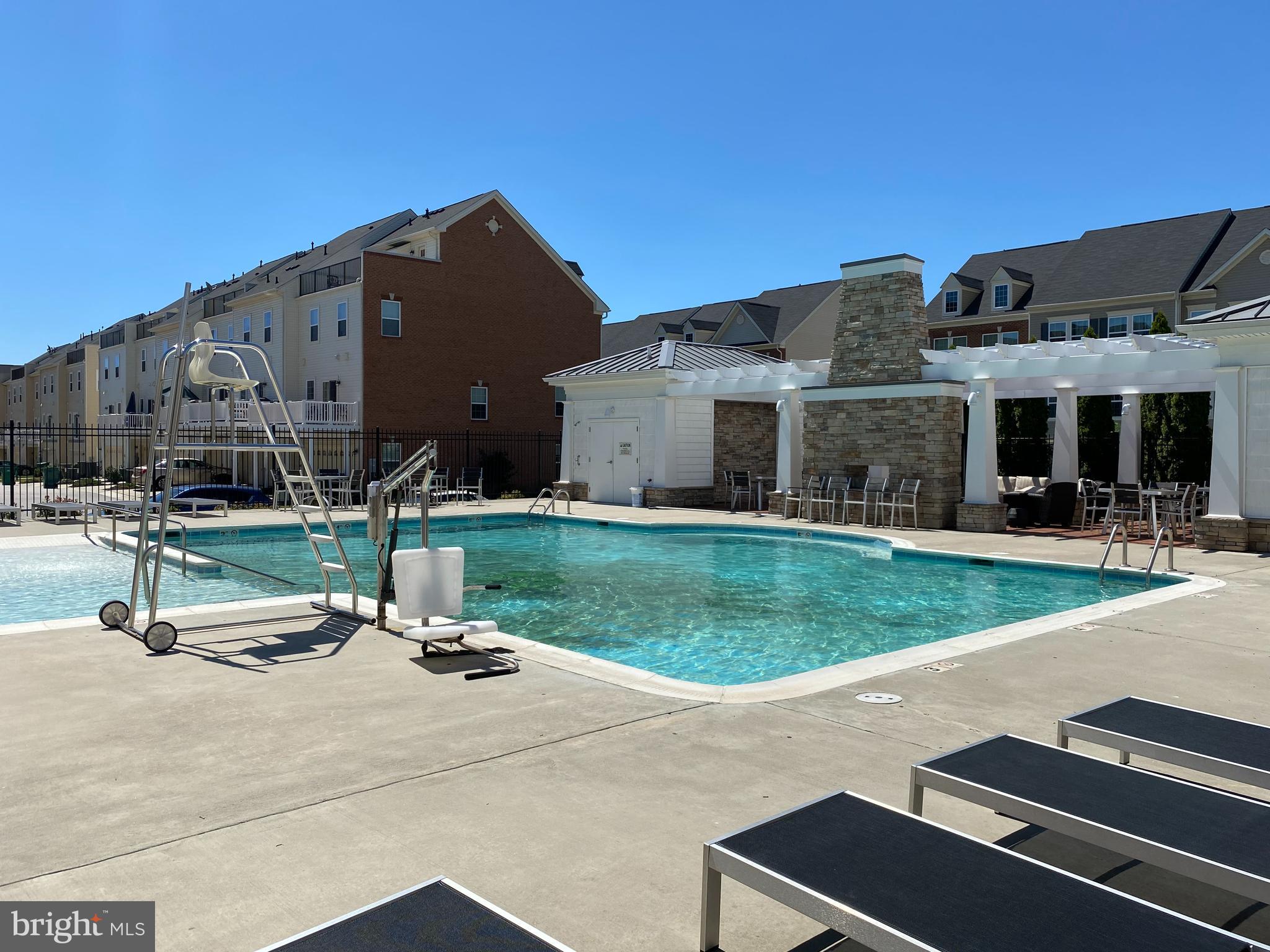 OXFORD SQUARE - Residential