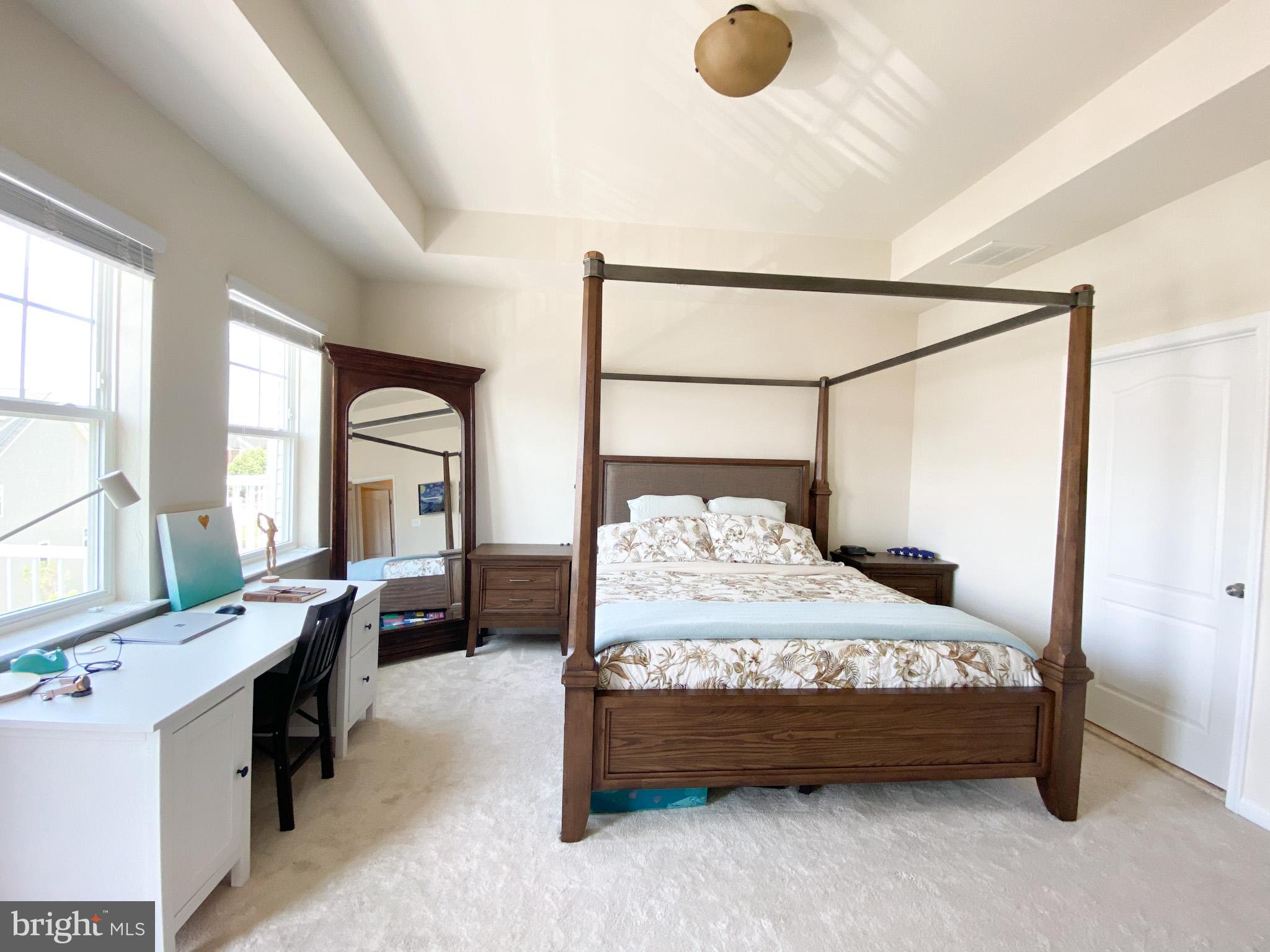 OXFORD SQUARE - Residential