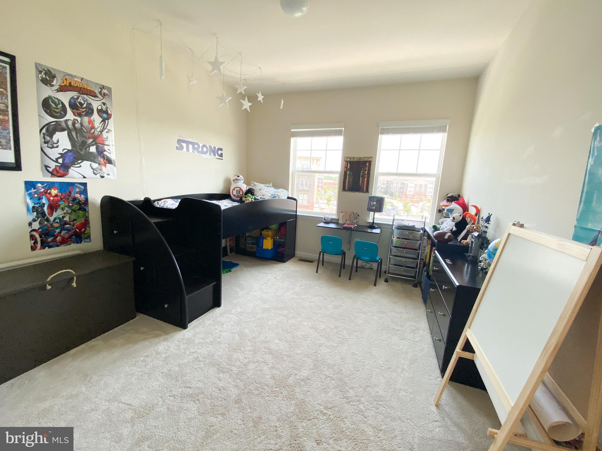 OXFORD SQUARE - Residential