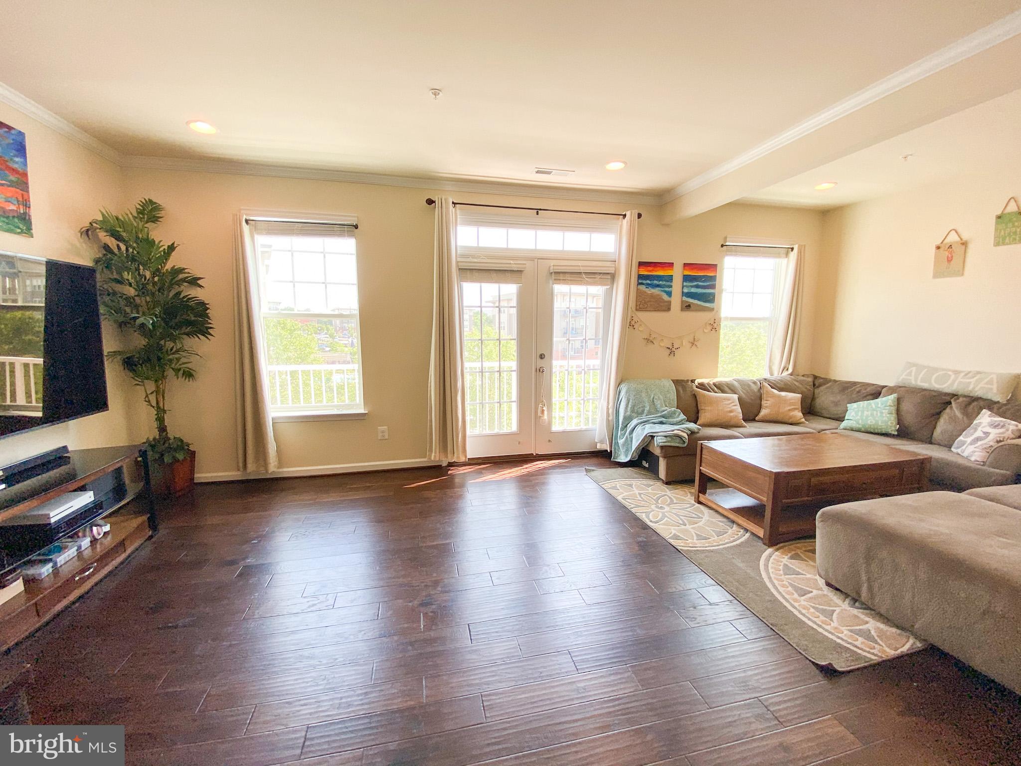 OXFORD SQUARE - Residential