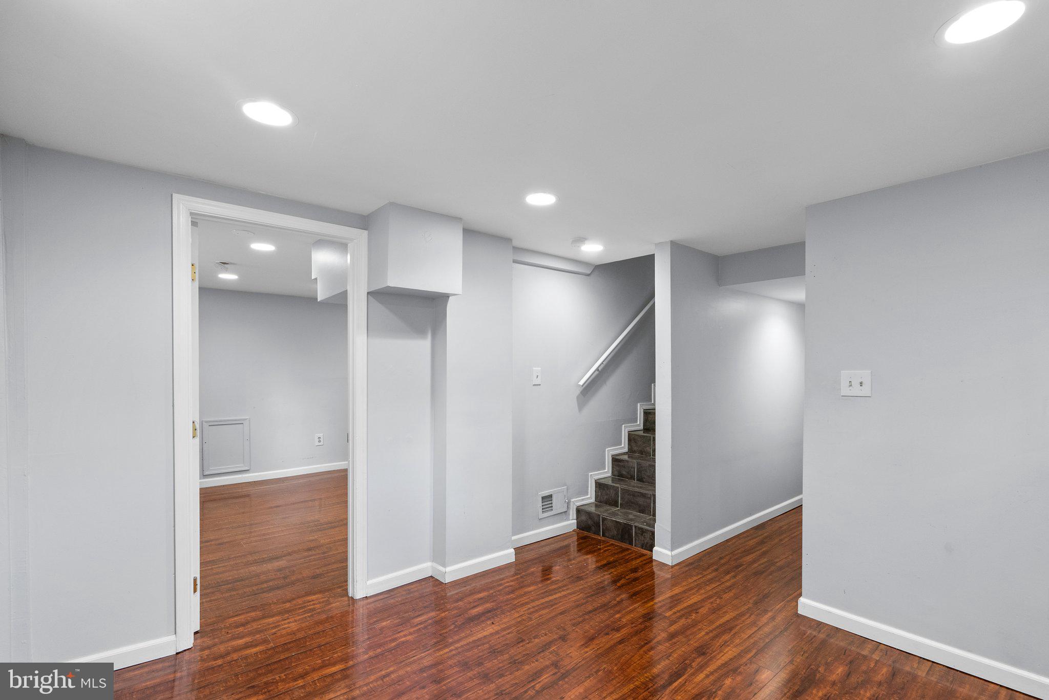 COLLEGE PARK - Residential