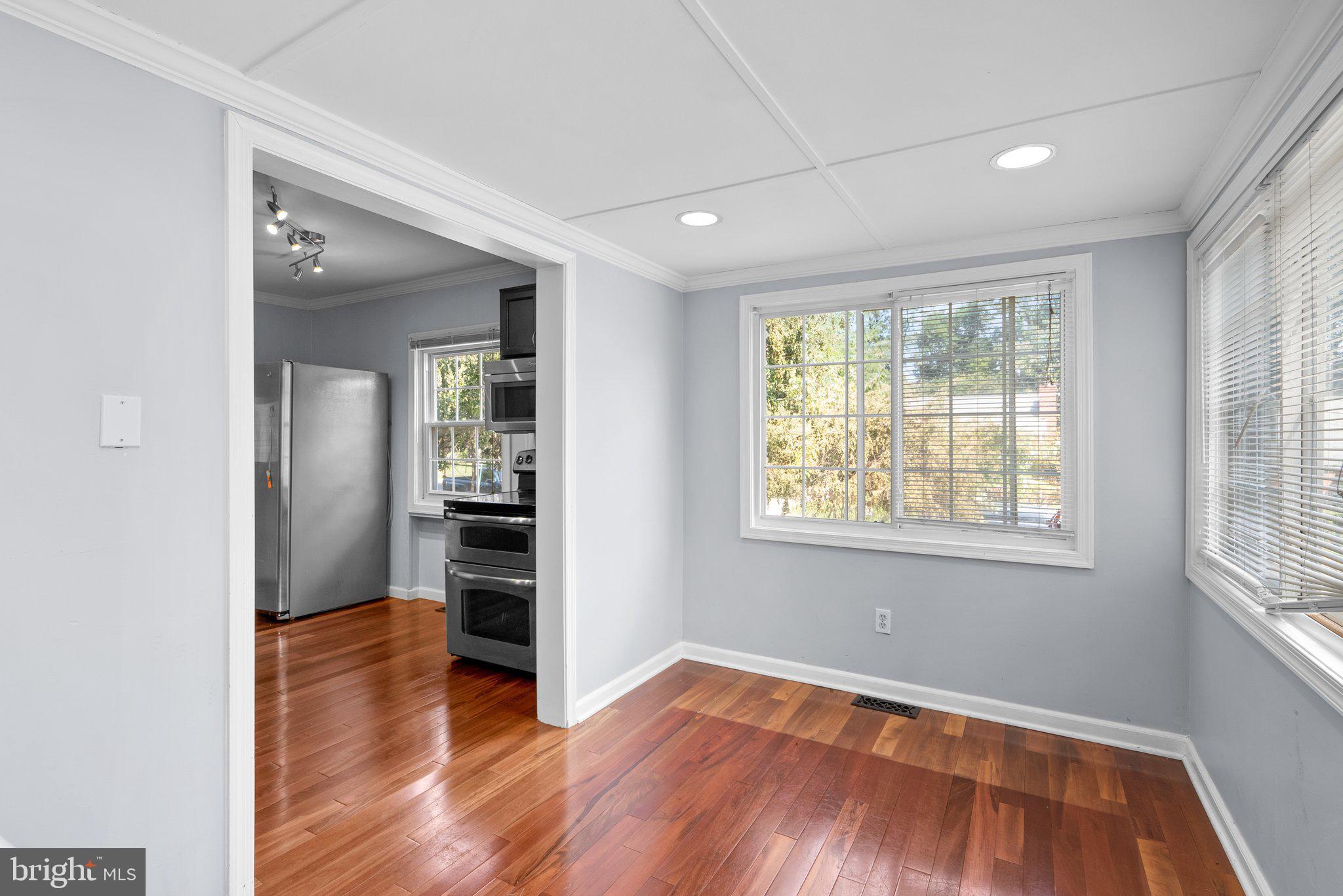 COLLEGE PARK - Residential